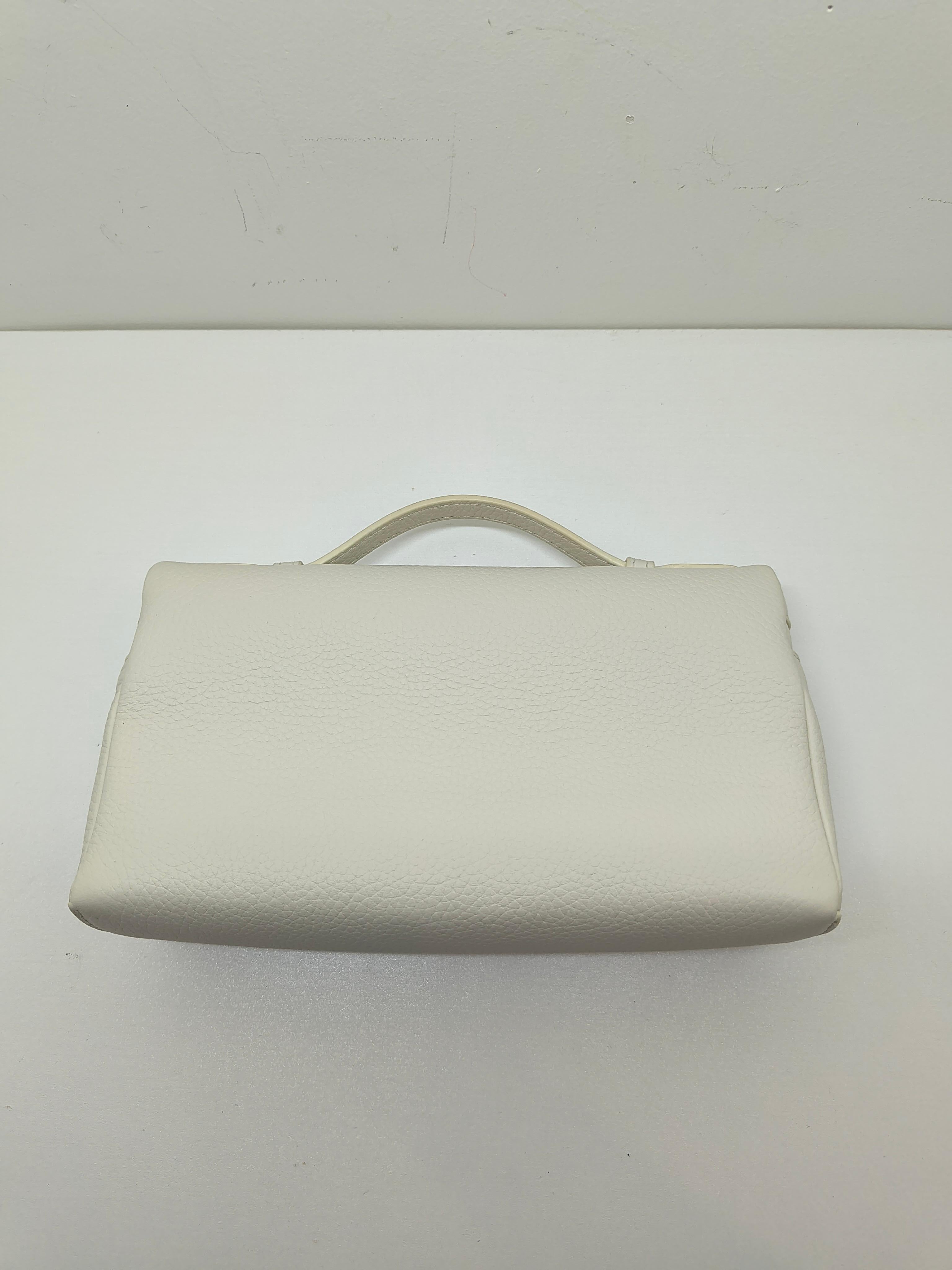 Grigio Loro Piana White Pocket 19 Clutch Mini Borsa a mano con cinghie Crossbody in vendita