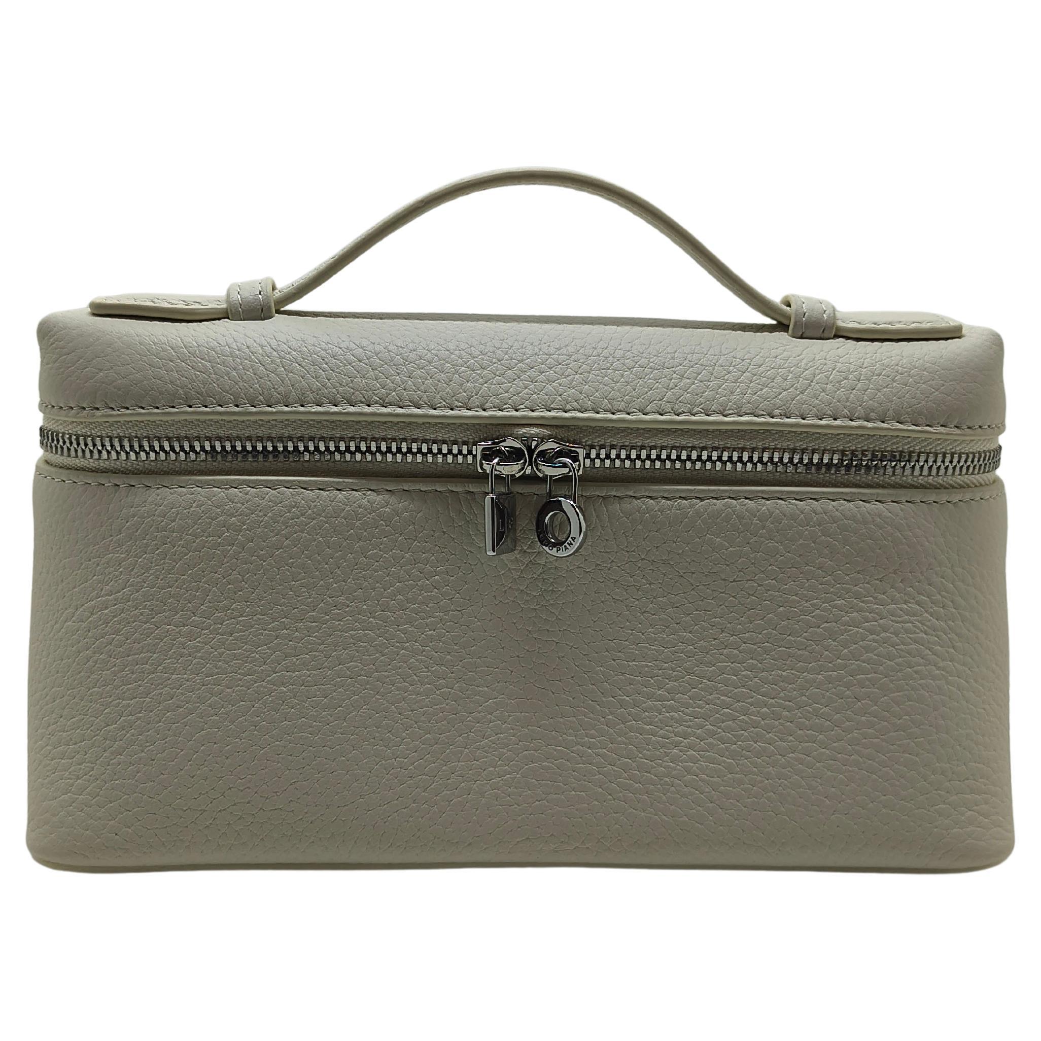 Loro Piana White Pocket 19 Clutch Mini Borsa a mano con cinghie Crossbody in vendita