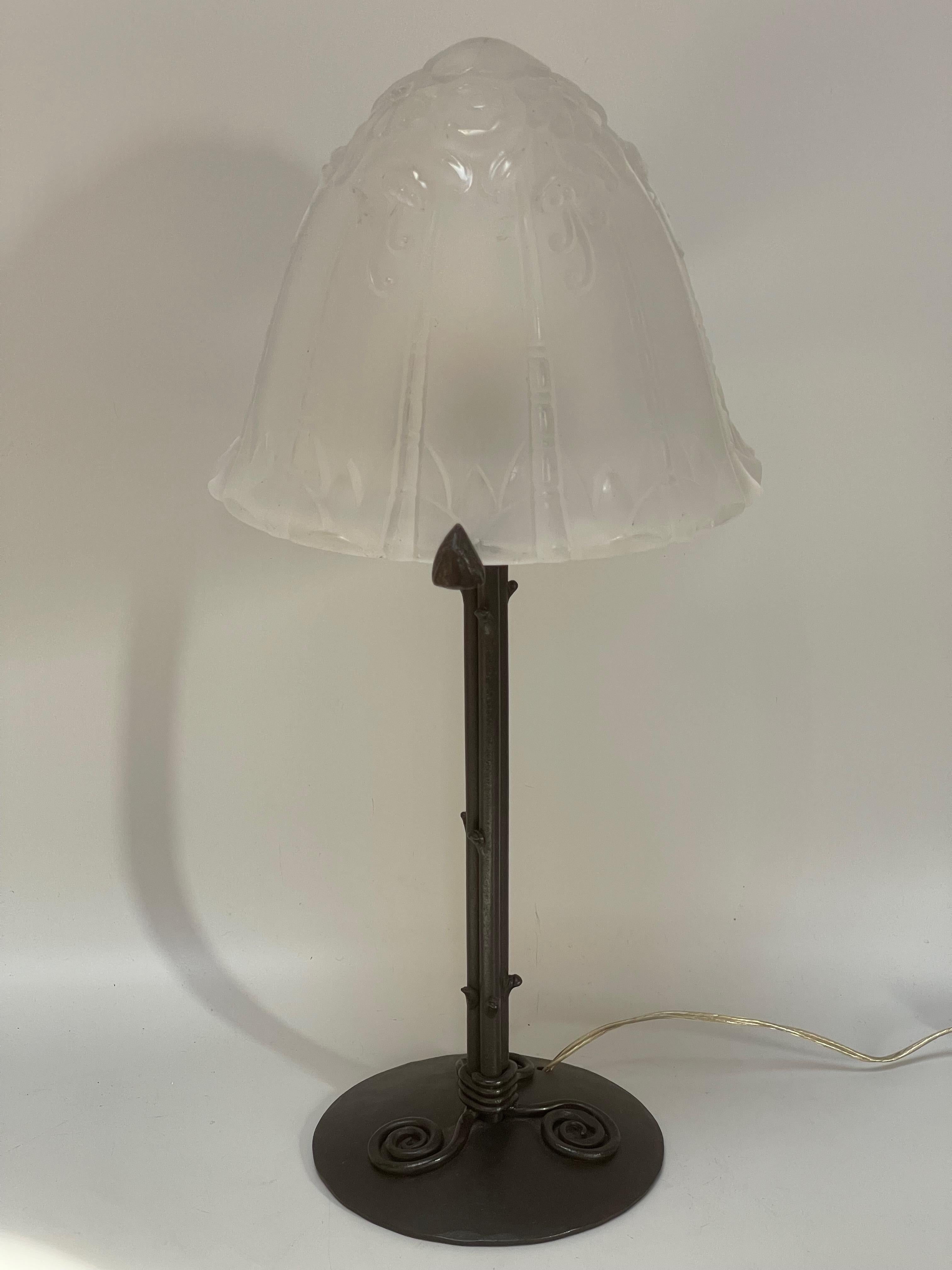 Lorrain Art-Déco-Lampe (Glas) im Angebot