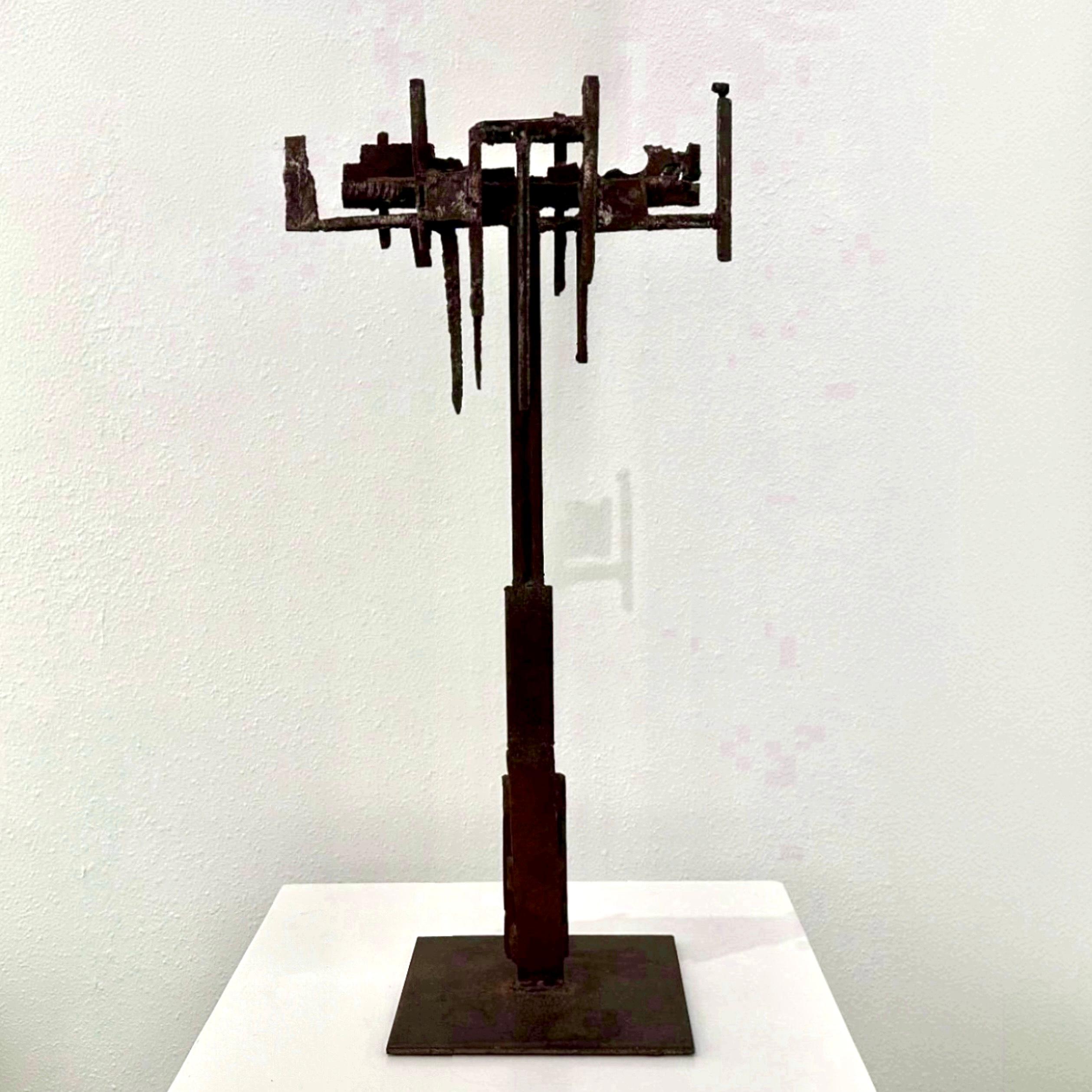 Lorraine Crawford, Berkeley, Kalifornien Brutalistische Eisenskulptur, ca. 1960er Jahre. Vom Vorbesitzer zur Verfügung gestellte Attribution.

Abmessungen:  
	Insgesamt:        29½