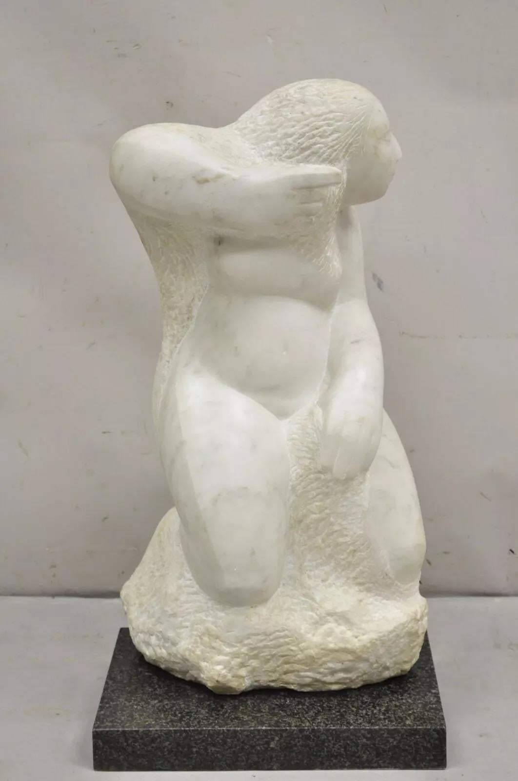 Lorrie Goulet Grande nudo femminile scolpito in marmo Scultura astratta su base di marmo in vendita 5