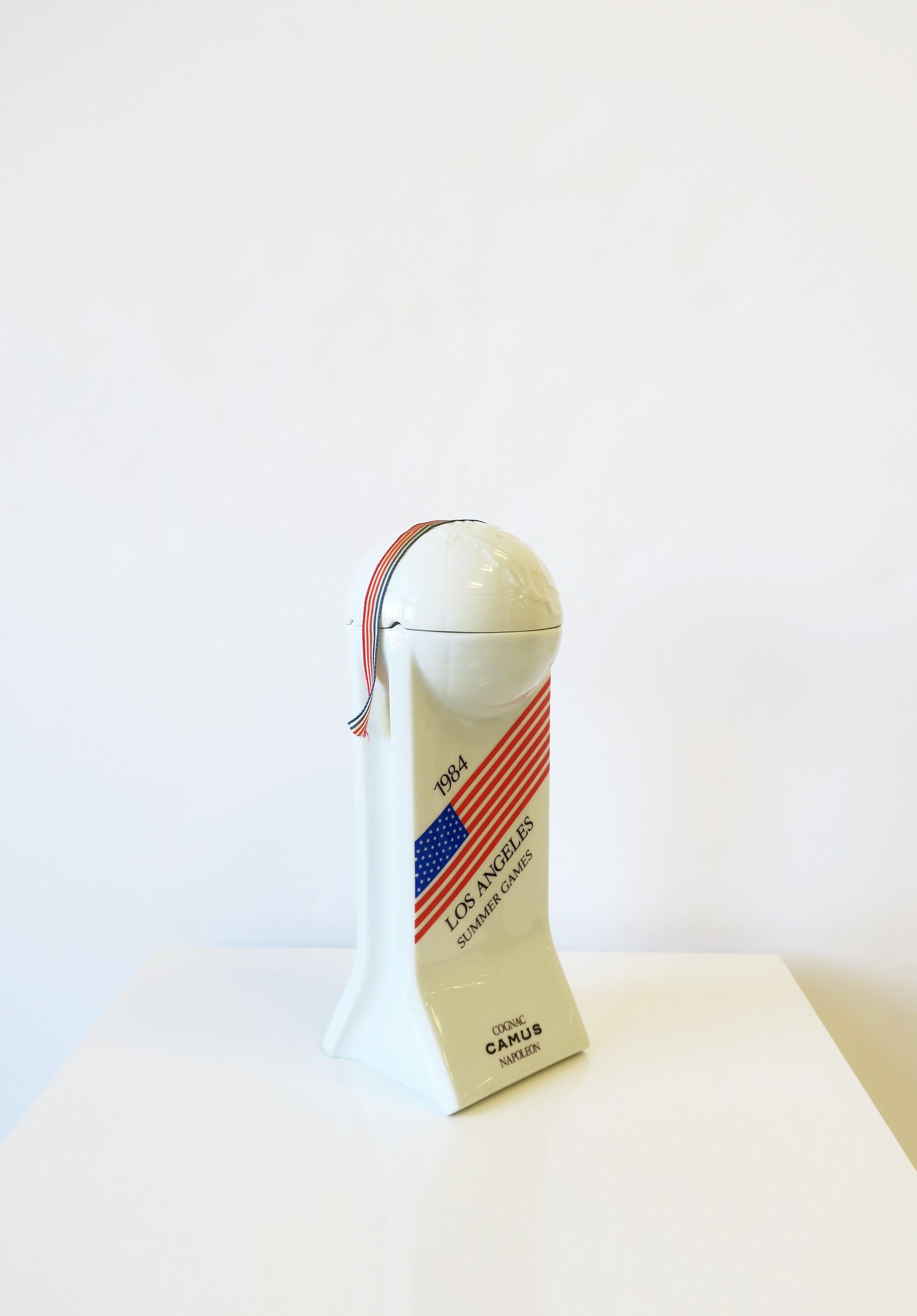 Französische Weltkugelflasche der Olympischen Sommerspiele in Los Angeles, limitierte Auflage, 1984 im Angebot 1