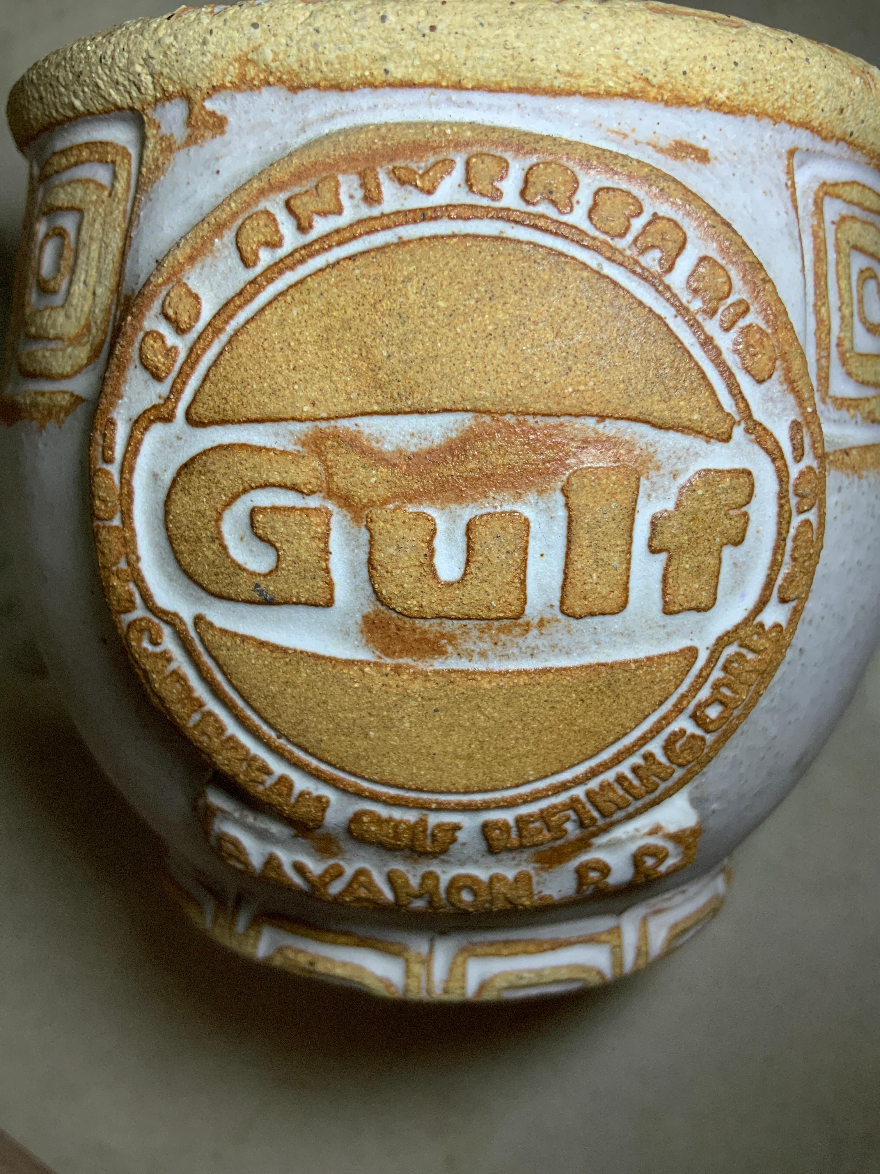 20ième siècle Los Artesanos Pottery Gulf Oil Refining Company 25e anniversaire édition Mortar en vente