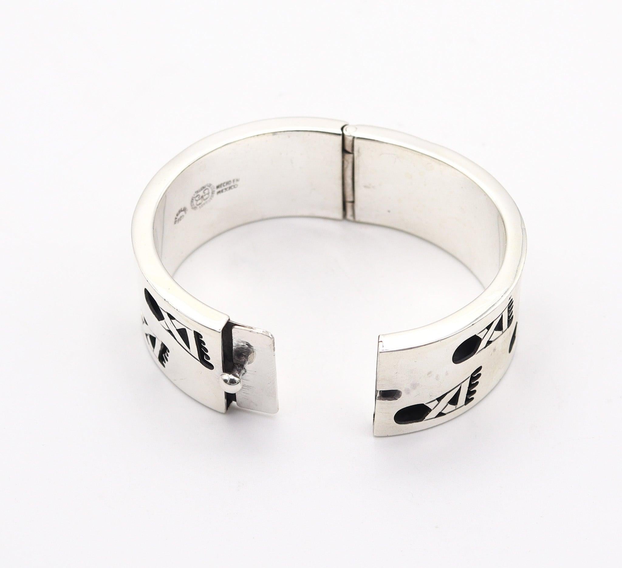 LOS BALLESTEROS 1960 Modernist Bangle Bracelet In Solid .925 Sterling Silver For Sale 2
