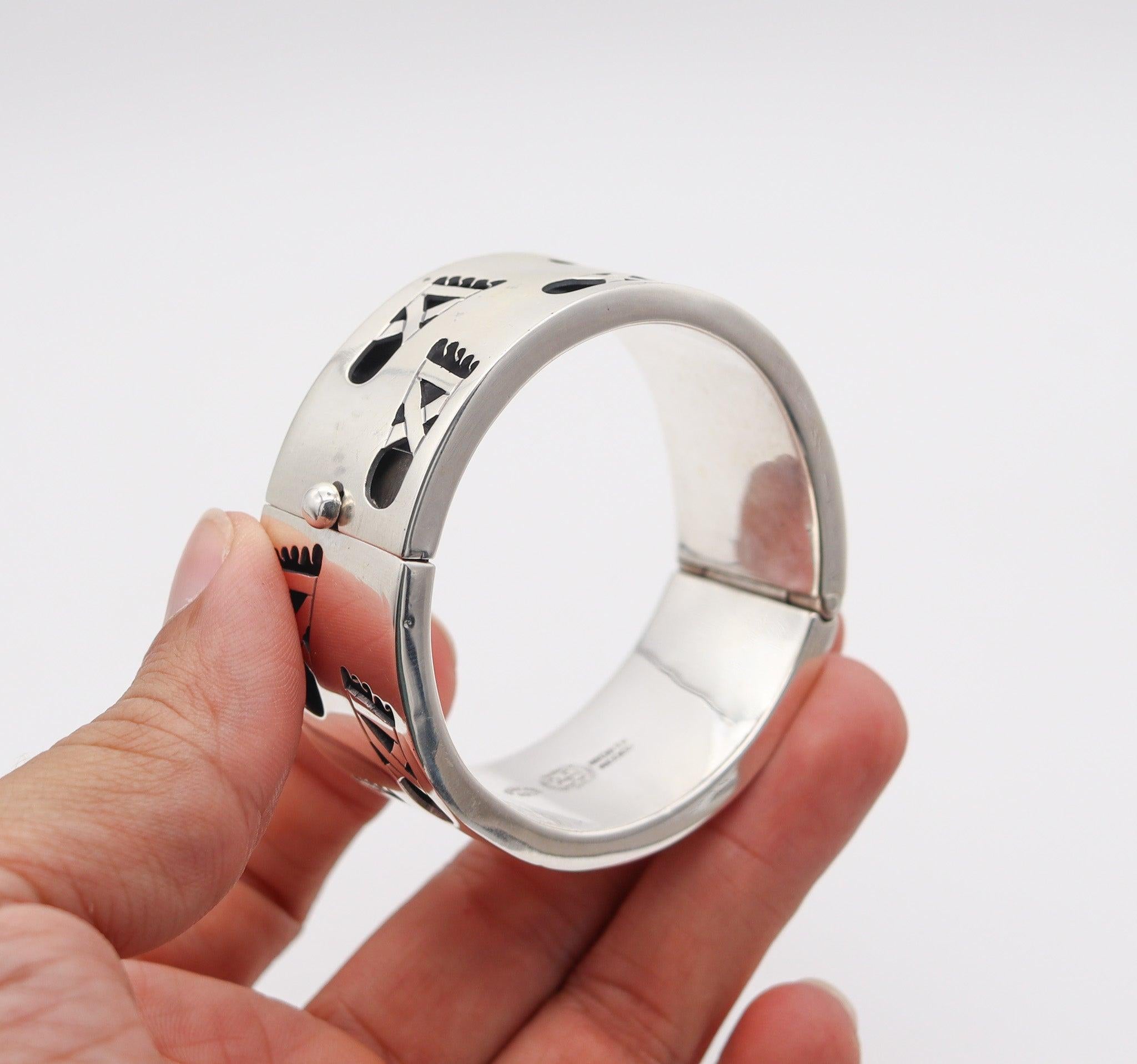 LOS BALLESTEROS 1960 Modernist Bangle Bracelet In Solid .925 Sterling Silver For Sale 3