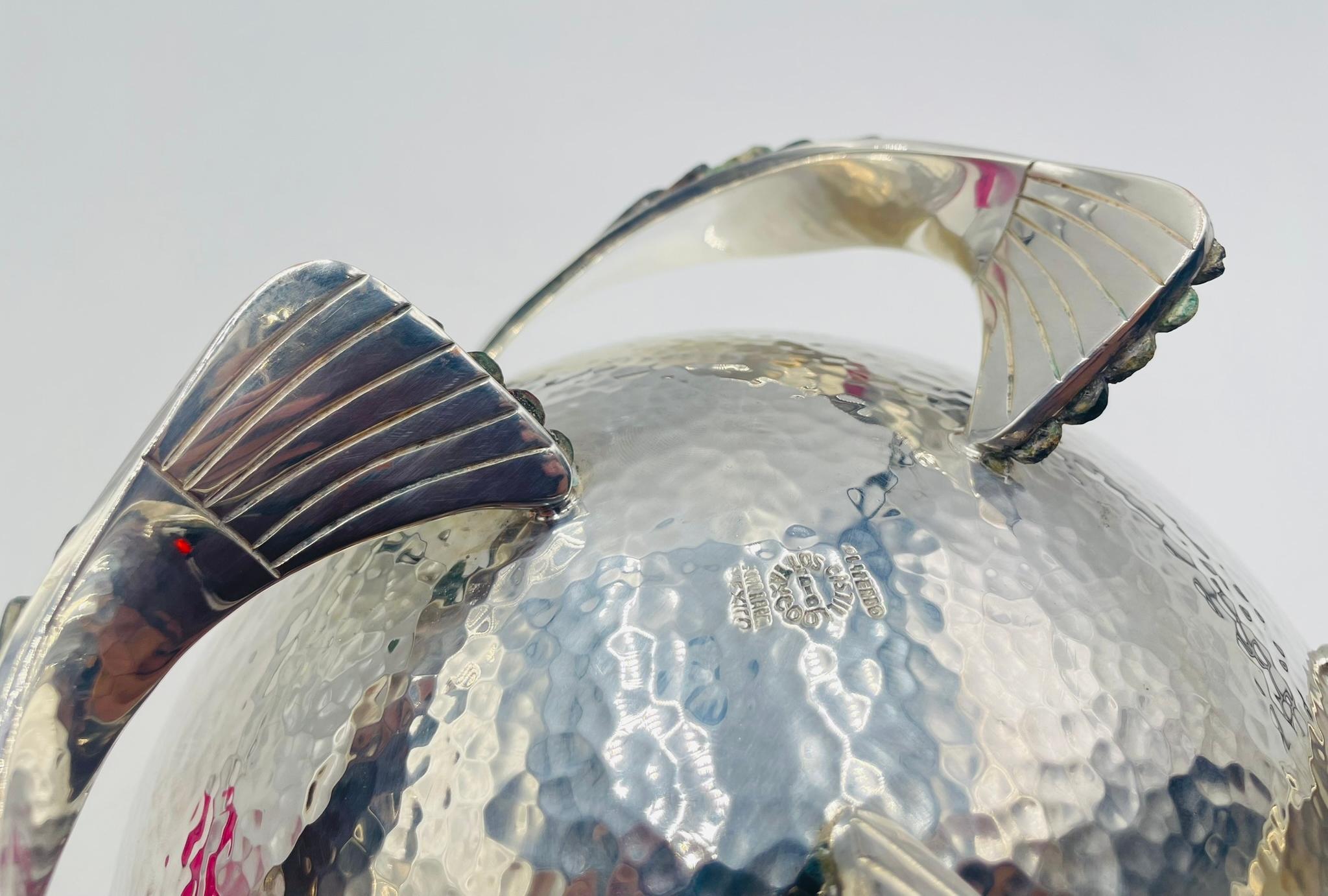 Los Castillo 1950 - Ciotola in argento con base di pesce intarsiata in malachite, Taxco, firmata in vendita 3