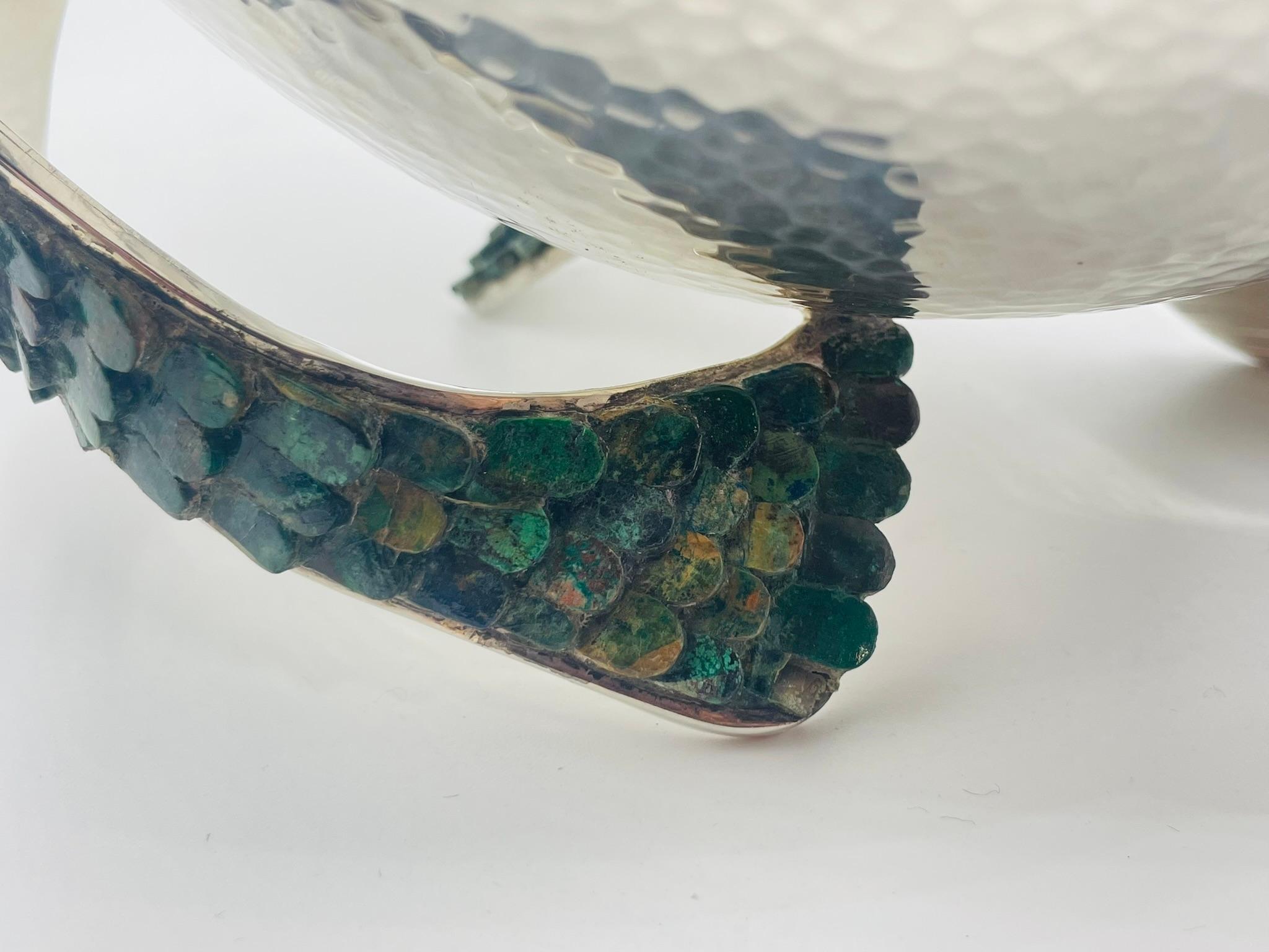 Los Castillo 1950 - Ciotola in argento con base di pesce intarsiata in malachite, Taxco, firmata in vendita 8
