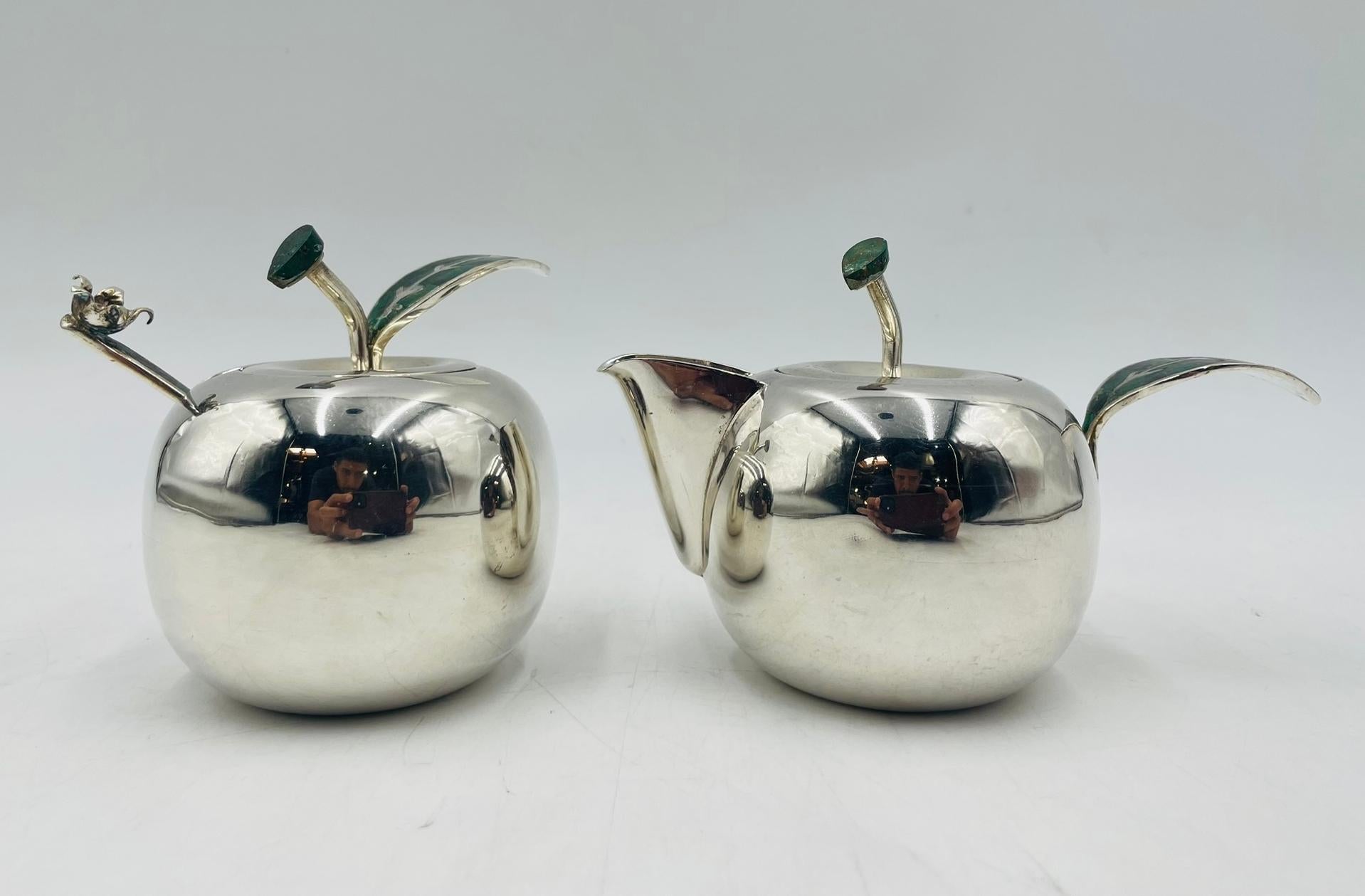 Mid-Century Modern Los Castillo Apple-Shaped Silver Plate Creamer, Sugar Bowl & Matching Ladle For Sale