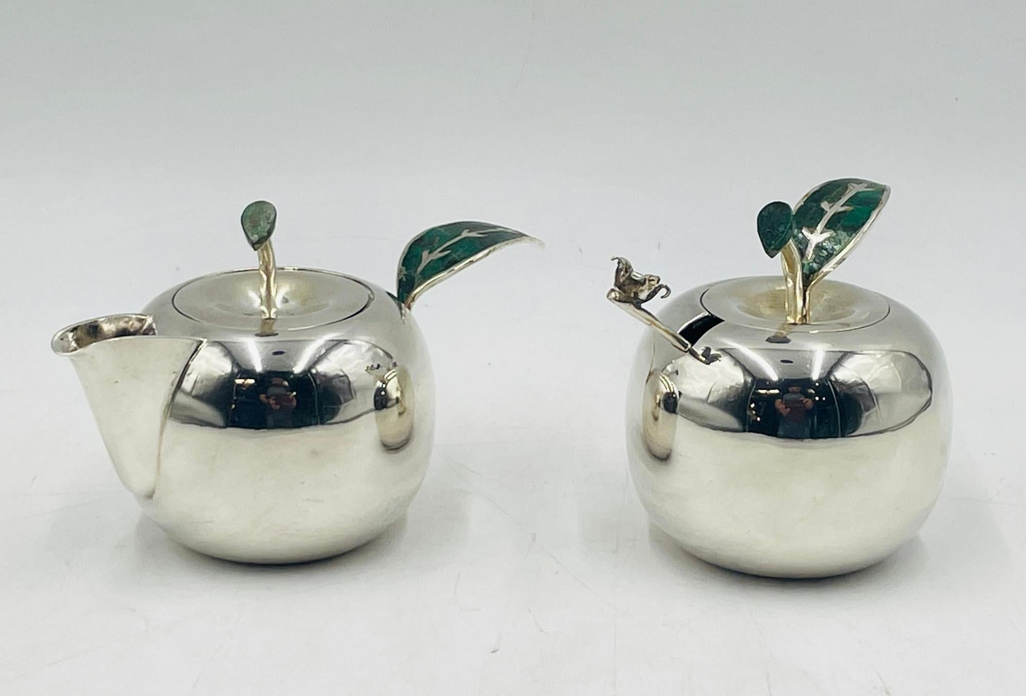 Mexican Los Castillo Apple-Shaped Silver Plate Creamer, Sugar Bowl & Matching Ladle For Sale