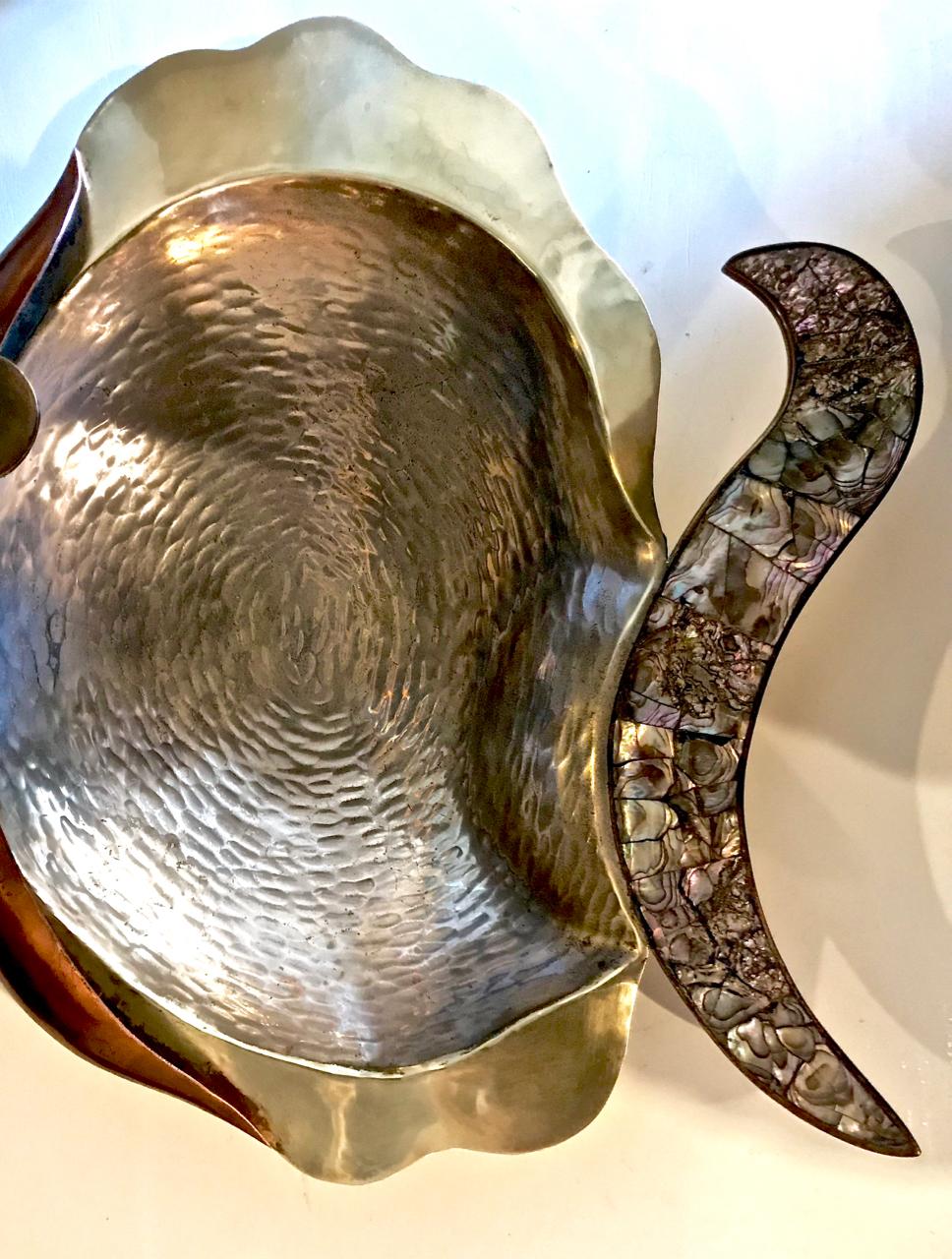 Los Castillo Mixed Metal and Abalone Fish Platter, Mid-20th Century In Good Condition For Sale In Pasadena, CA
