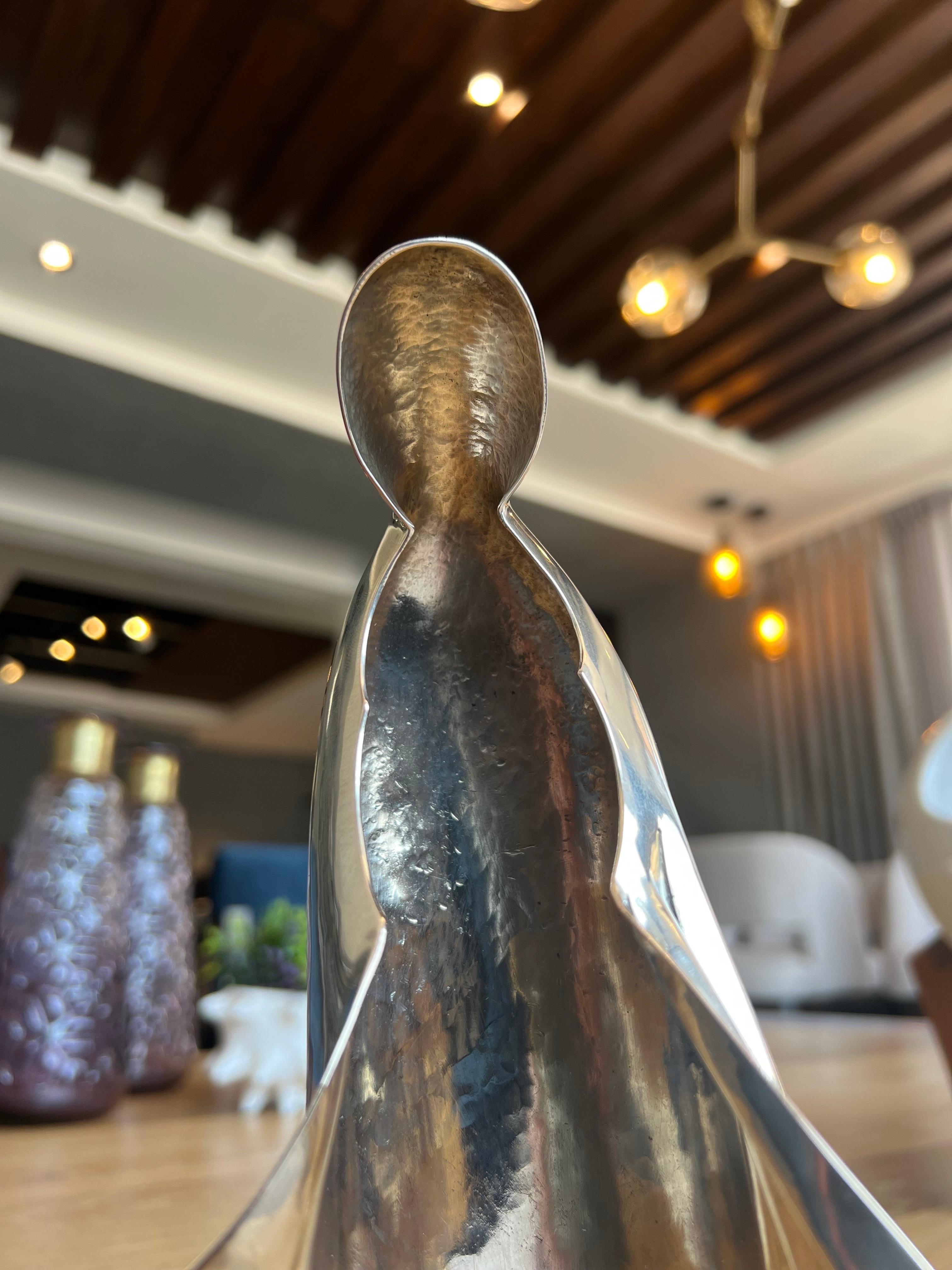 Los Castillo Silver Plate Hand-Wrought Virgin Mary Statue In Good Condition In San Pedro Garza Garcia, Nuevo Leon