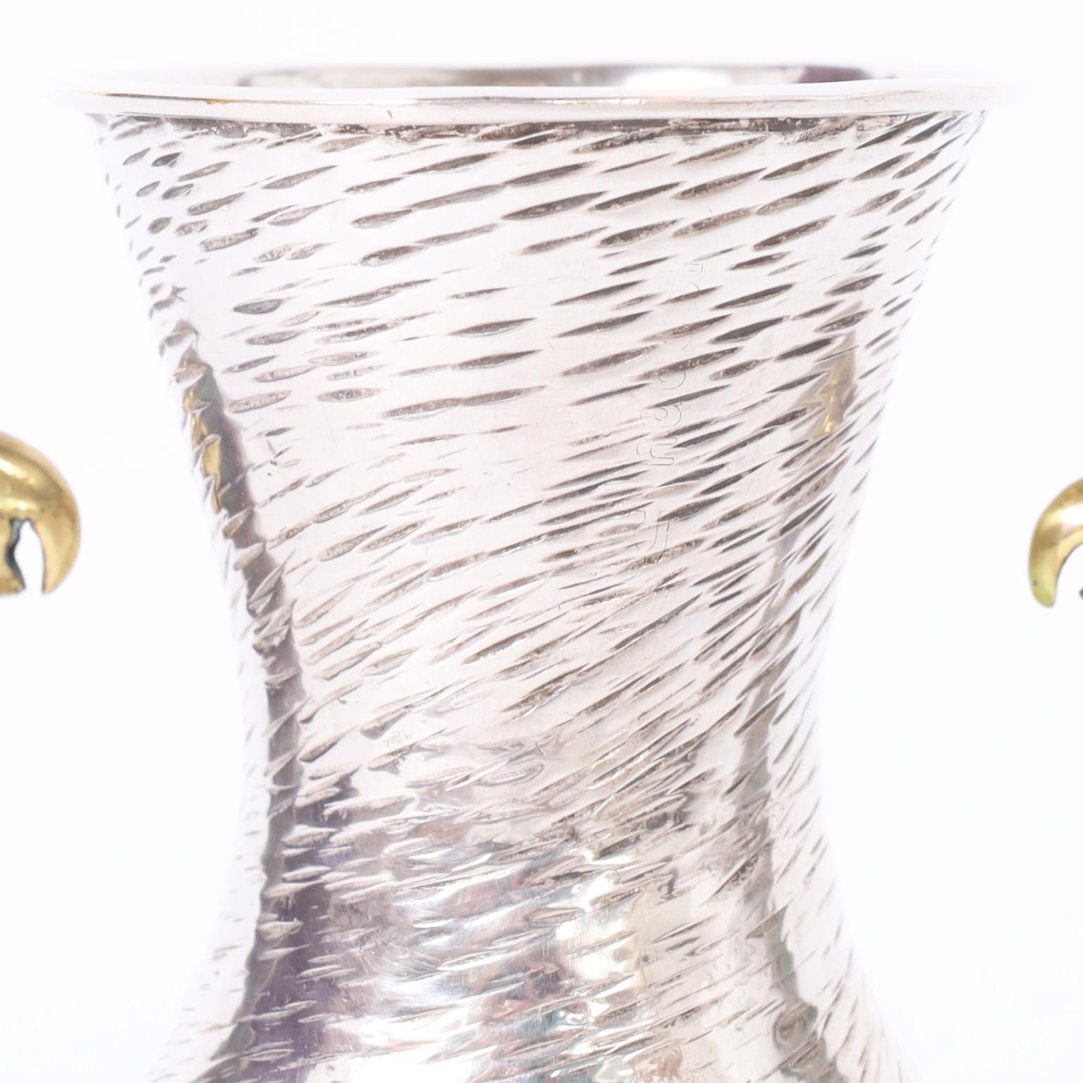Silberblech auf Kupfergefäß oder Vase mit Papageien von Los Castillo im Zustand „Gut“ im Angebot in Palm Beach, FL