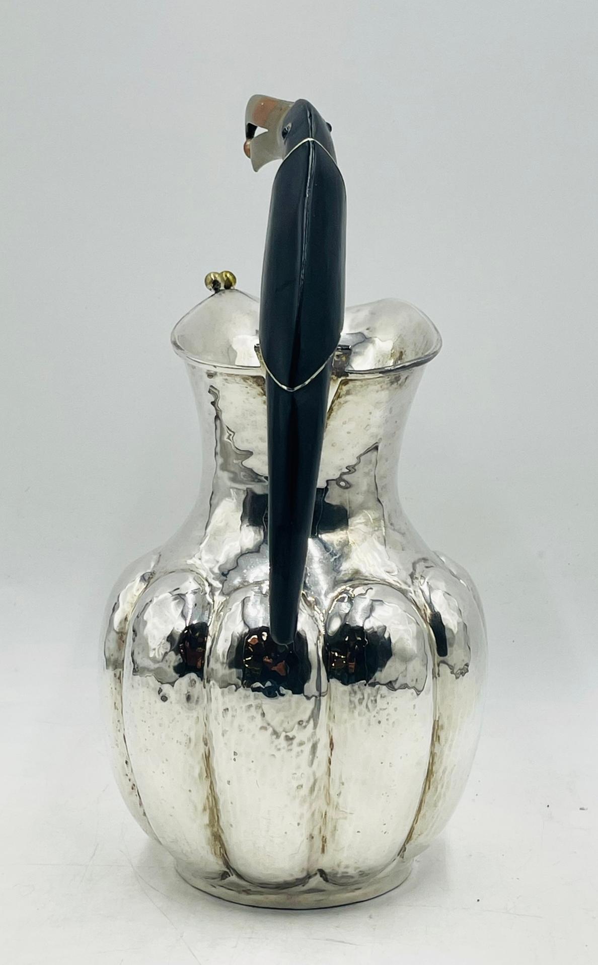 Los Castillo Silber Tukan-Krug mit Onyx- und Mischmetall-Intarsien, Mexiko 1960er Jahre im Angebot 1