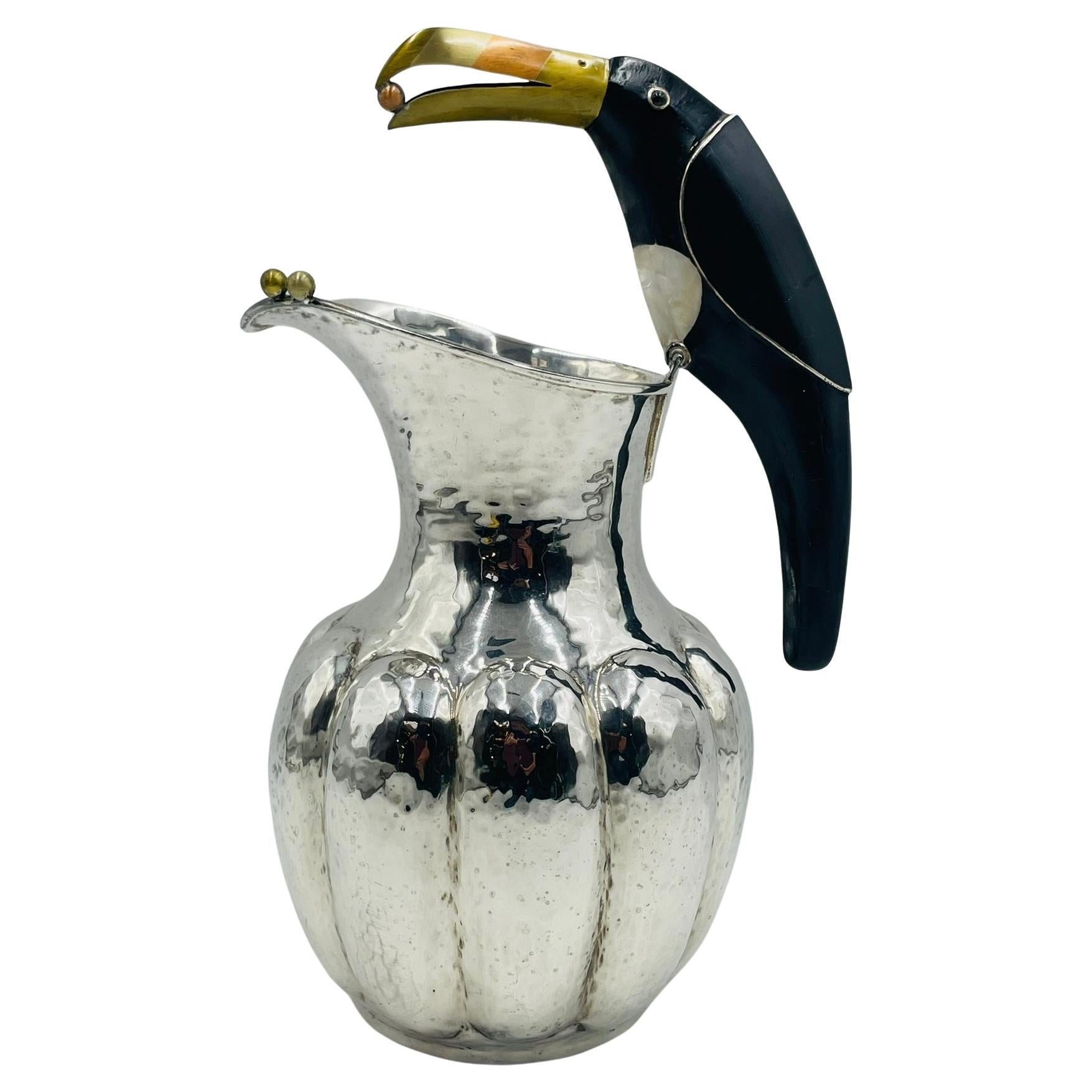 Los Castillo Silber Tukan-Krug mit Onyx- und Mischmetall-Intarsien, Mexiko 1960er Jahre im Angebot