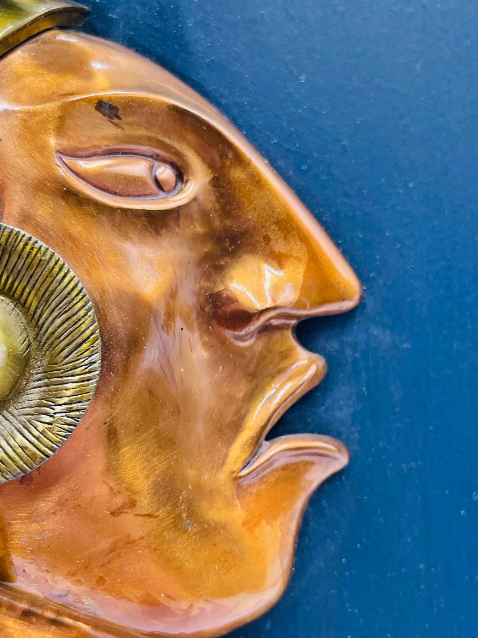 Sculpture murale aztèque de style Los Castillo en laiton, cuivre et malachite, années 1950 Mexique en vente 2