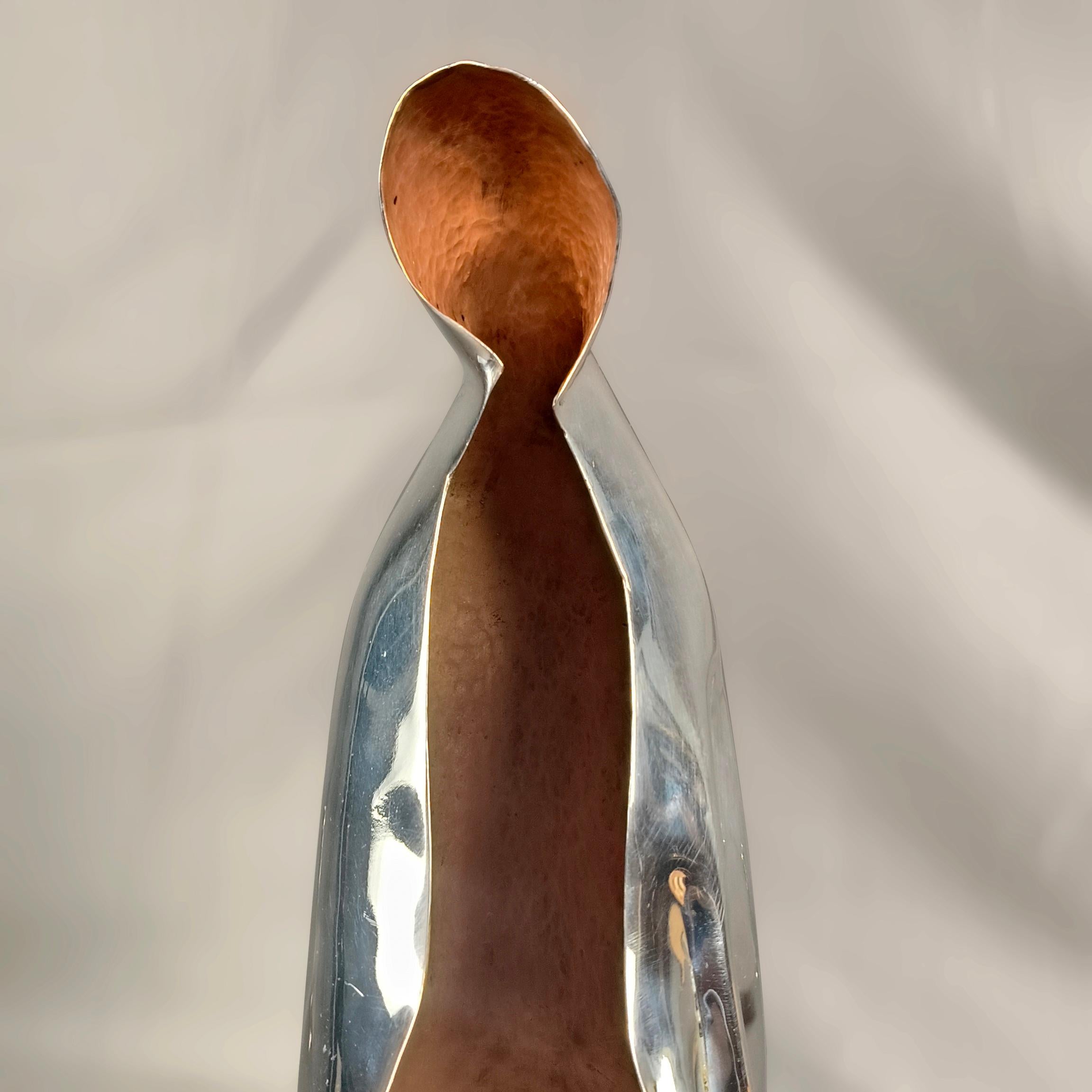 Metà XX secolo Los Castillo Taxco messicano degli anni '60 in lamina d'argento e di rame Vergine in vendita