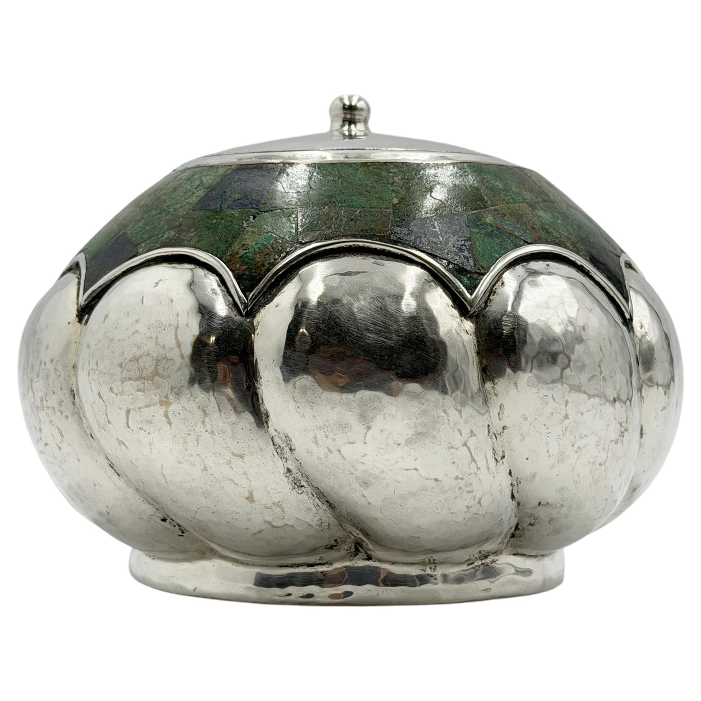 Cuenco con tapa de plata chapada y malaquita de Los Castillo, Taxco, México, década de 1960 en venta
