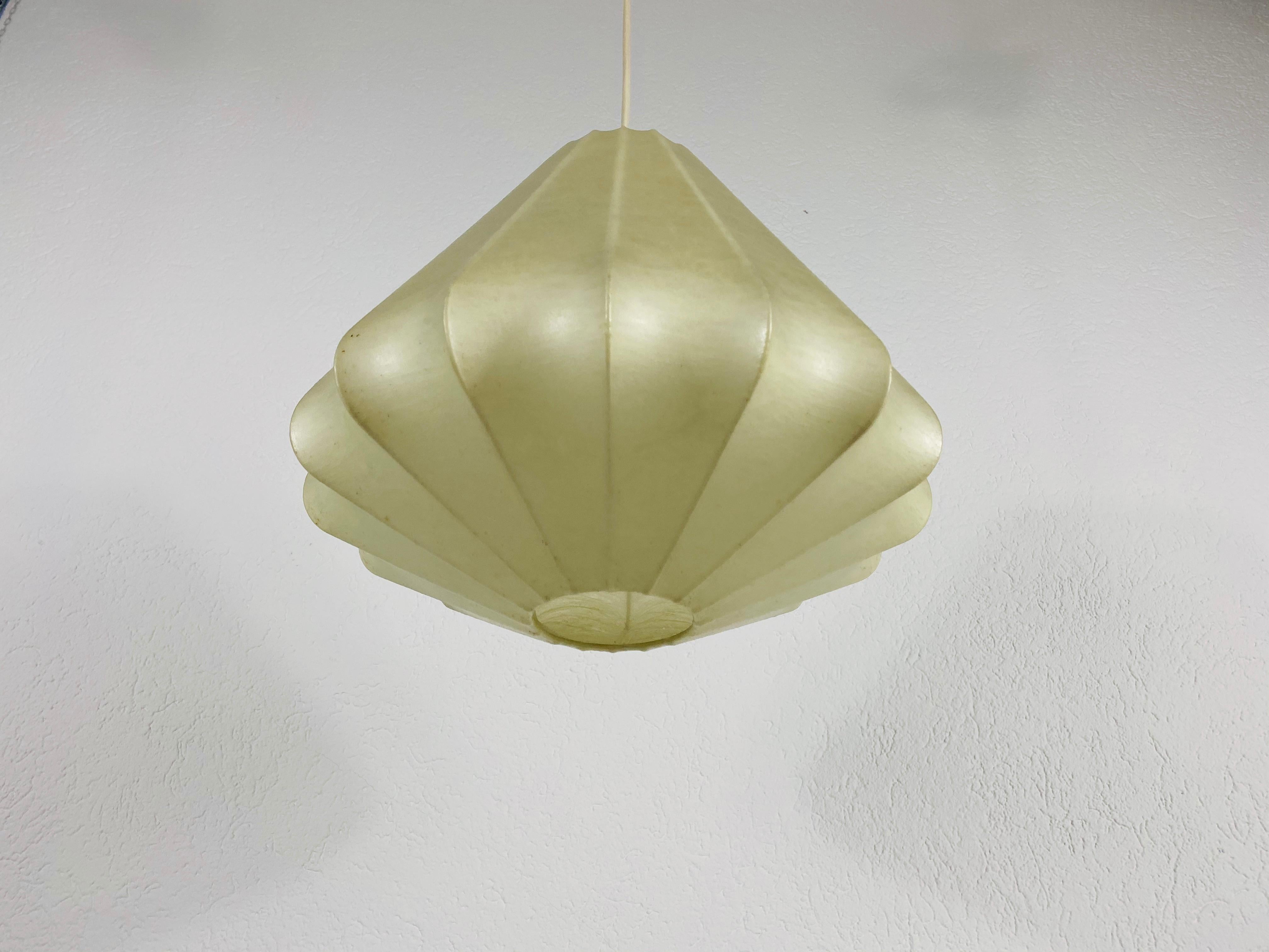 Losange Cocoon Pendant Light by Achille Castiglioni for Flos, 1960s, Italy In Good Condition In Hagenbach, DE