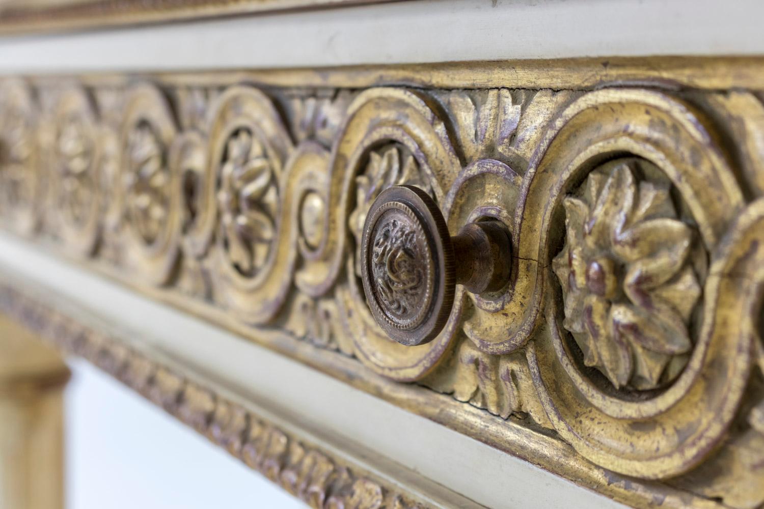 Loscertales, Large Louis XVI Style Console in Lacquered and Giltwood, 1960s 2