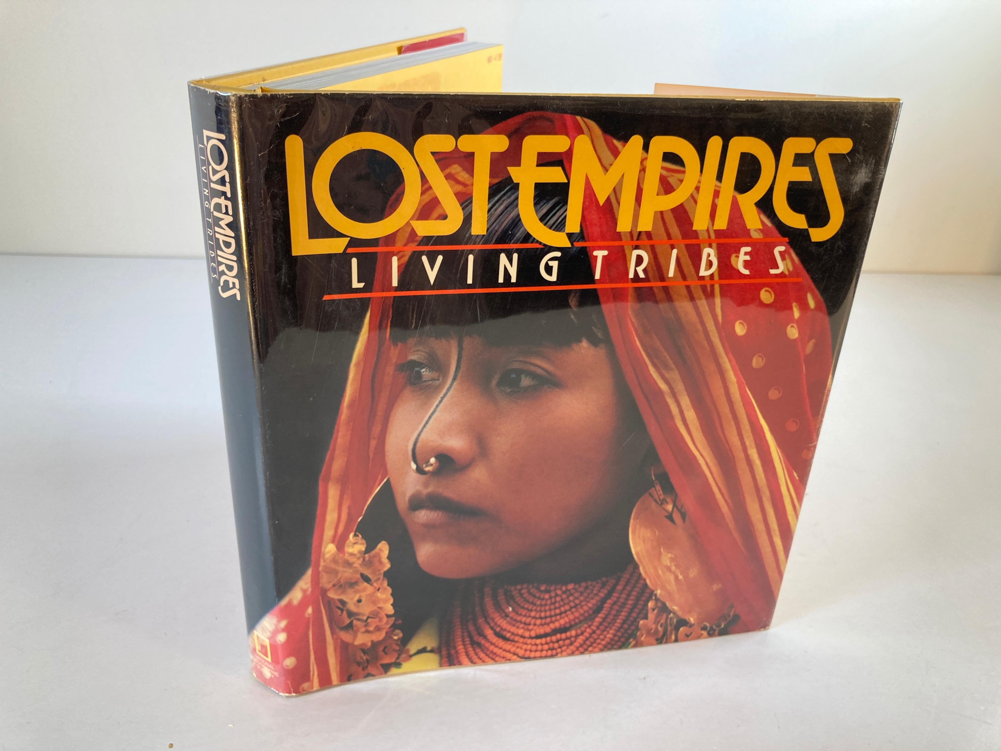 Africain Livre « Lost Empires Living Tribes » (Les tribus perdues des Empires) de Ross S. Bennett en vente
