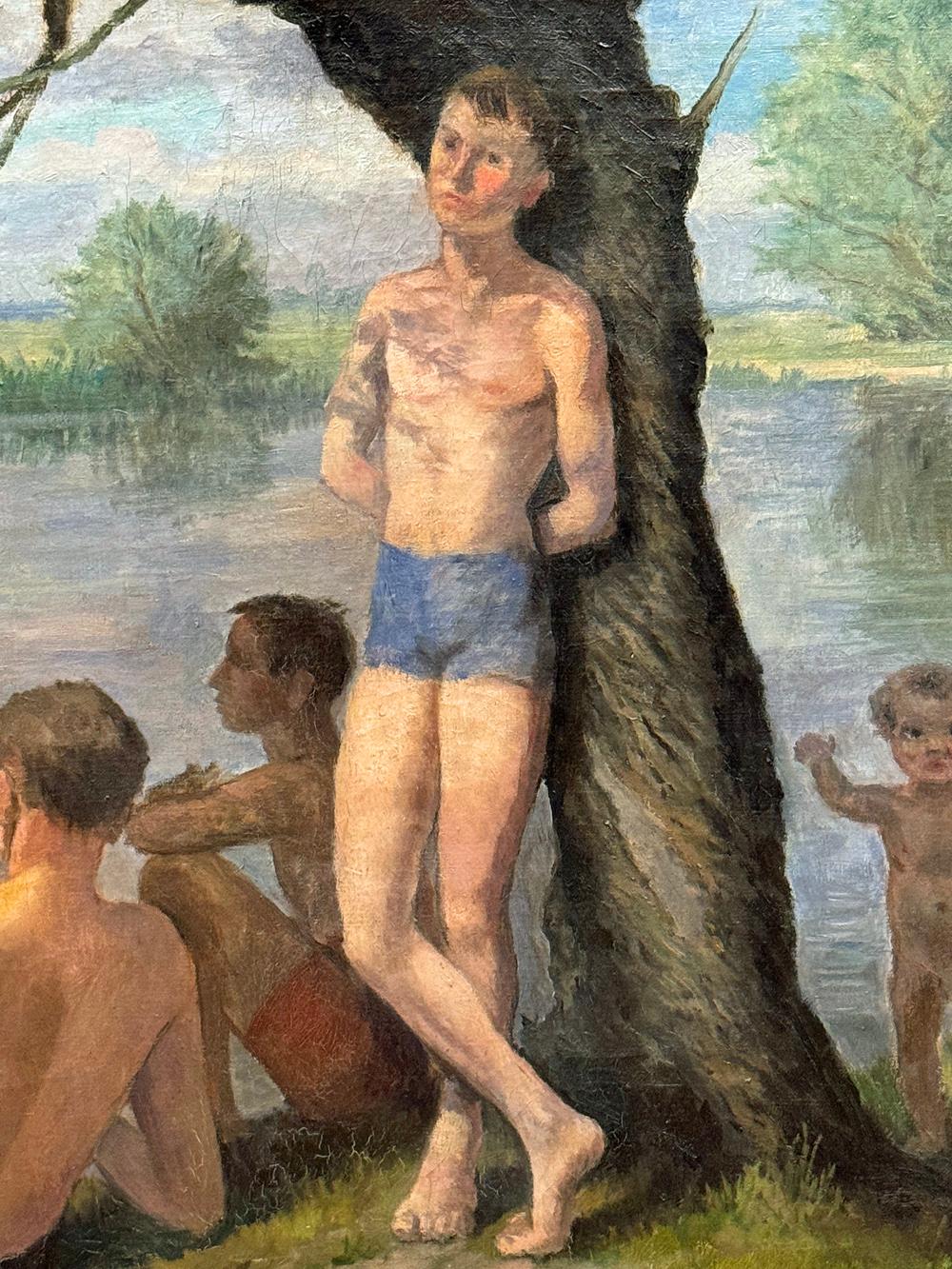 Centrado en torno a un joven con bañador azul que está ensimismado, mirando a lo lejos, este cuadro atmosférico muestra a un grupo de bañistas disfrutando de un hermoso día de verano.  El pintor, Felix Meseck, consigue crear una escena encantadora y