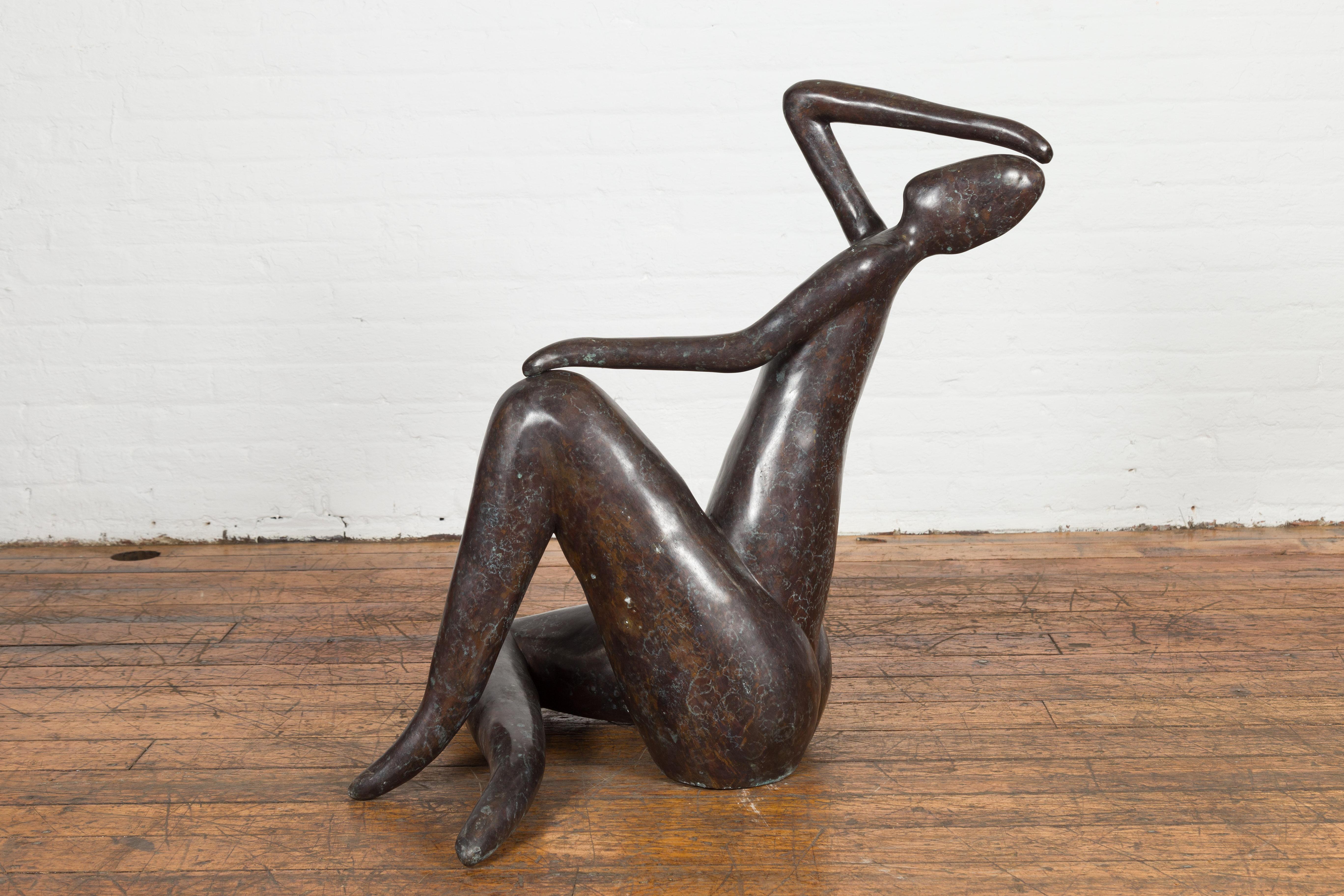 Moderne abstrakte Frau-Bronze-Skulptur im Angebot 9
