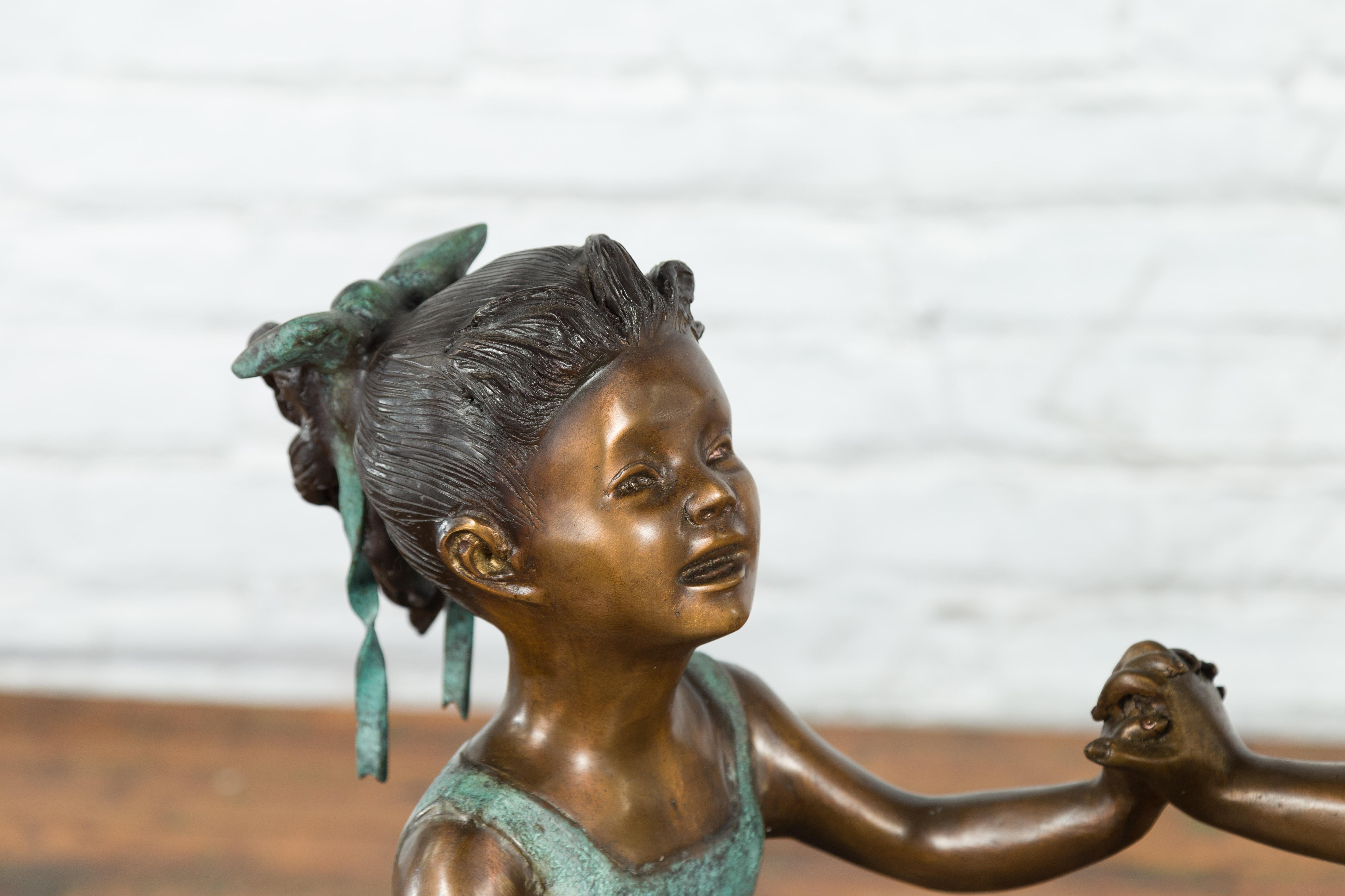 Groupe de frères et sœurs dansants en bronze sculpté moulé à la cire perdue, transformé en fontaine en vente 5