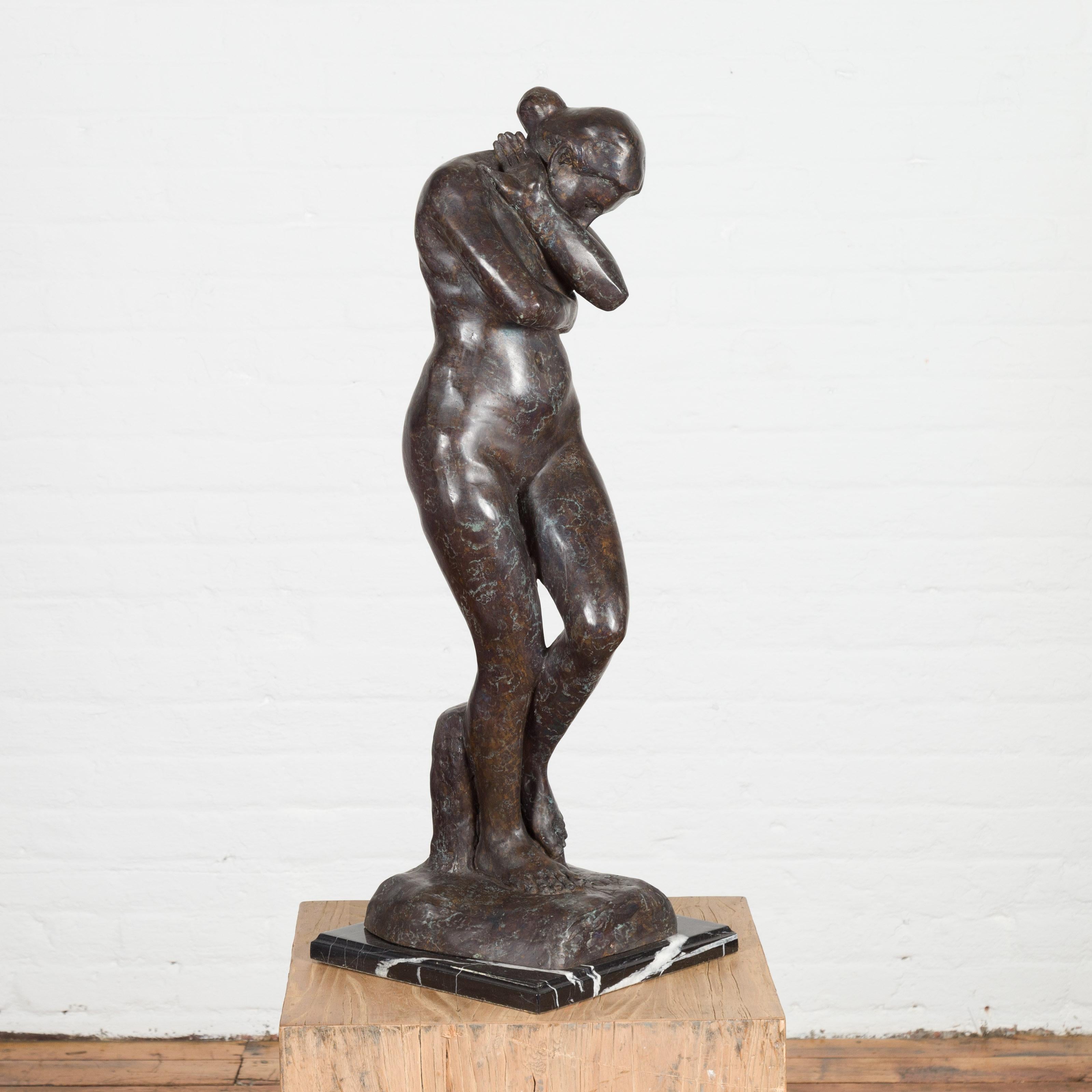 Skulptur aus Bronzeskulptur aus Wachsguss, inspiriert von Auguste Rodins Eva auf Marmorsockel im Angebot 5