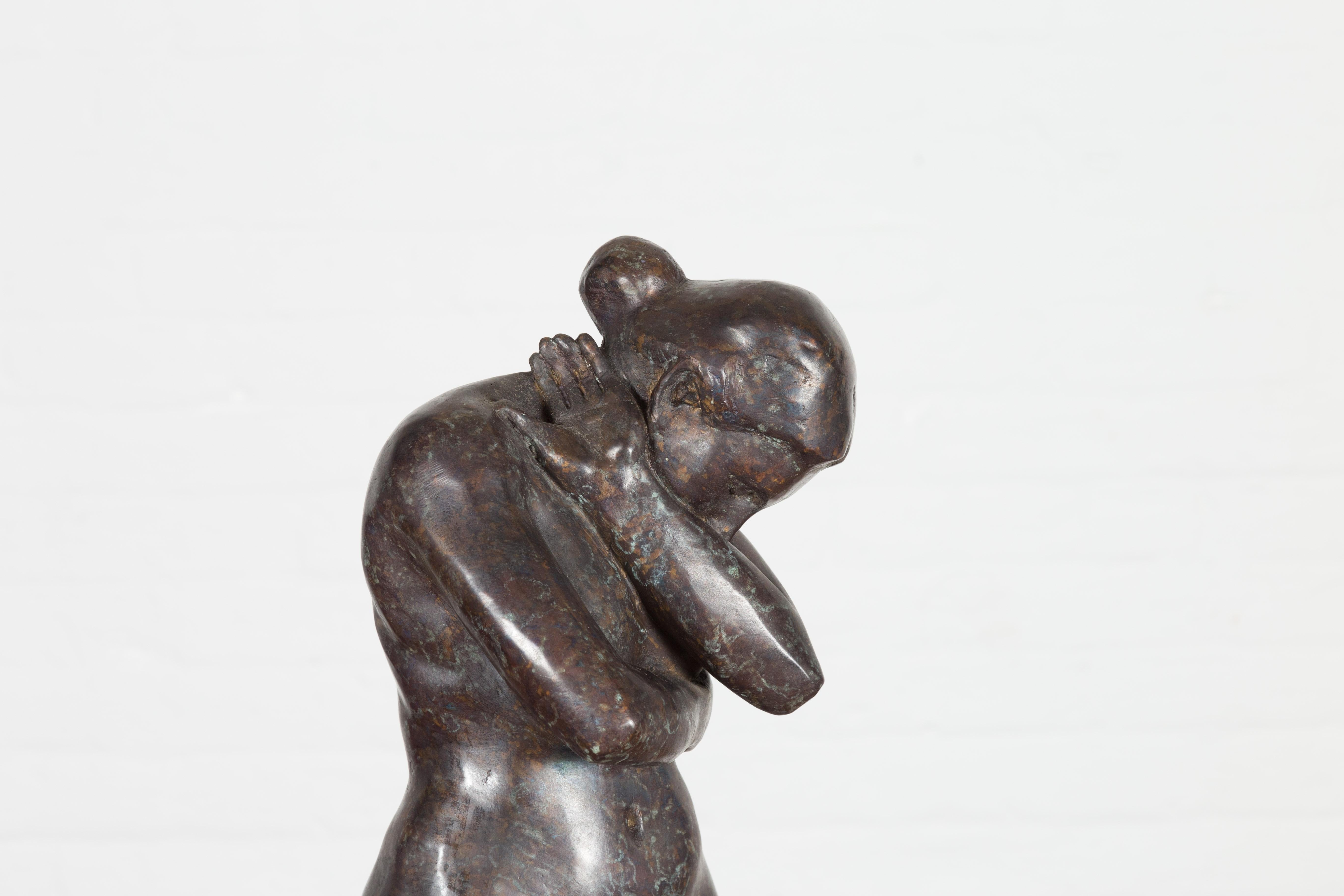 Sculpture en bronze moulé à la cire perdue inspirée de l'Époque d'Auguste Rodin sur socle en marbre en vente 4