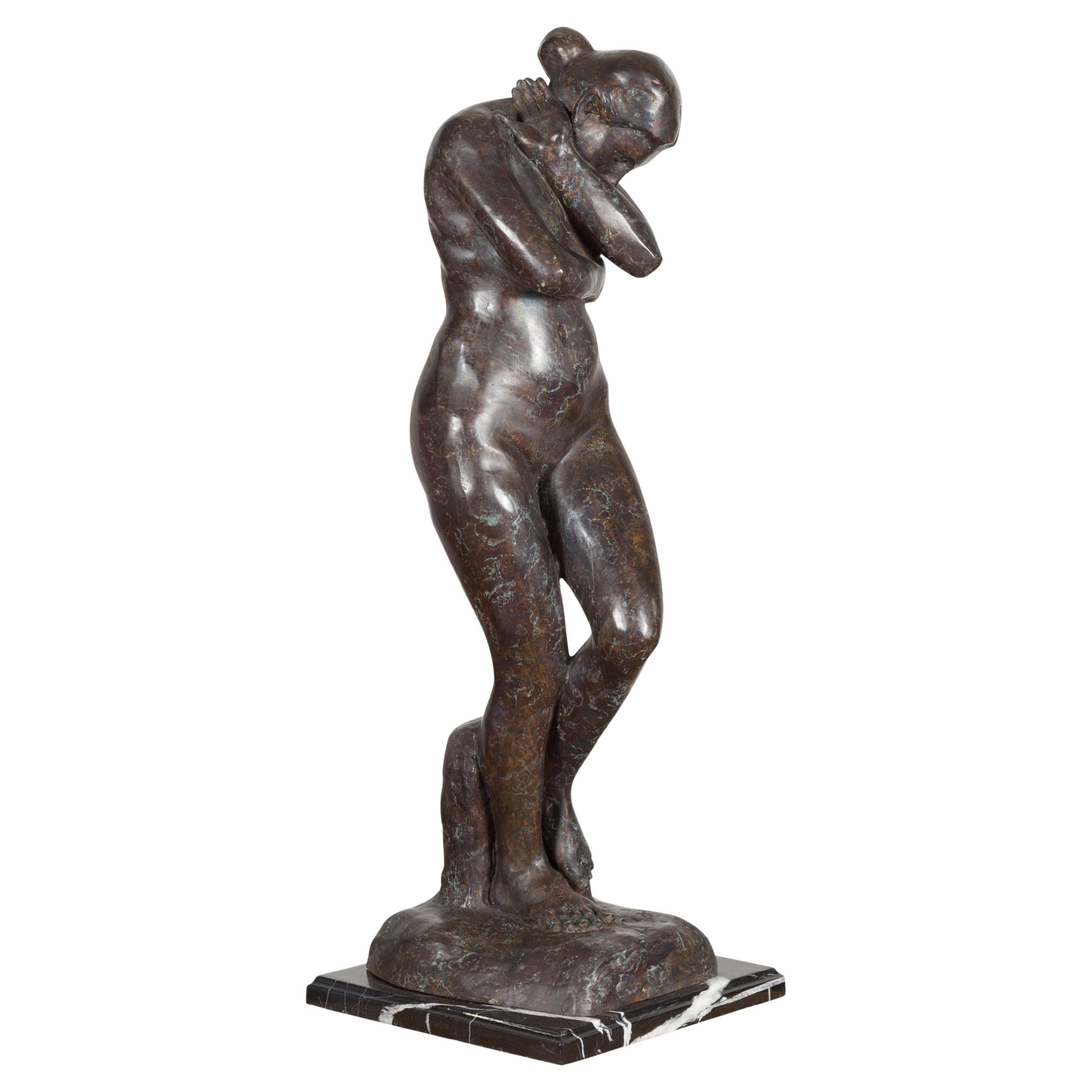 Skulptur aus Bronzeskulptur aus Wachsguss, inspiriert von Auguste Rodins Eva auf Marmorsockel im Angebot