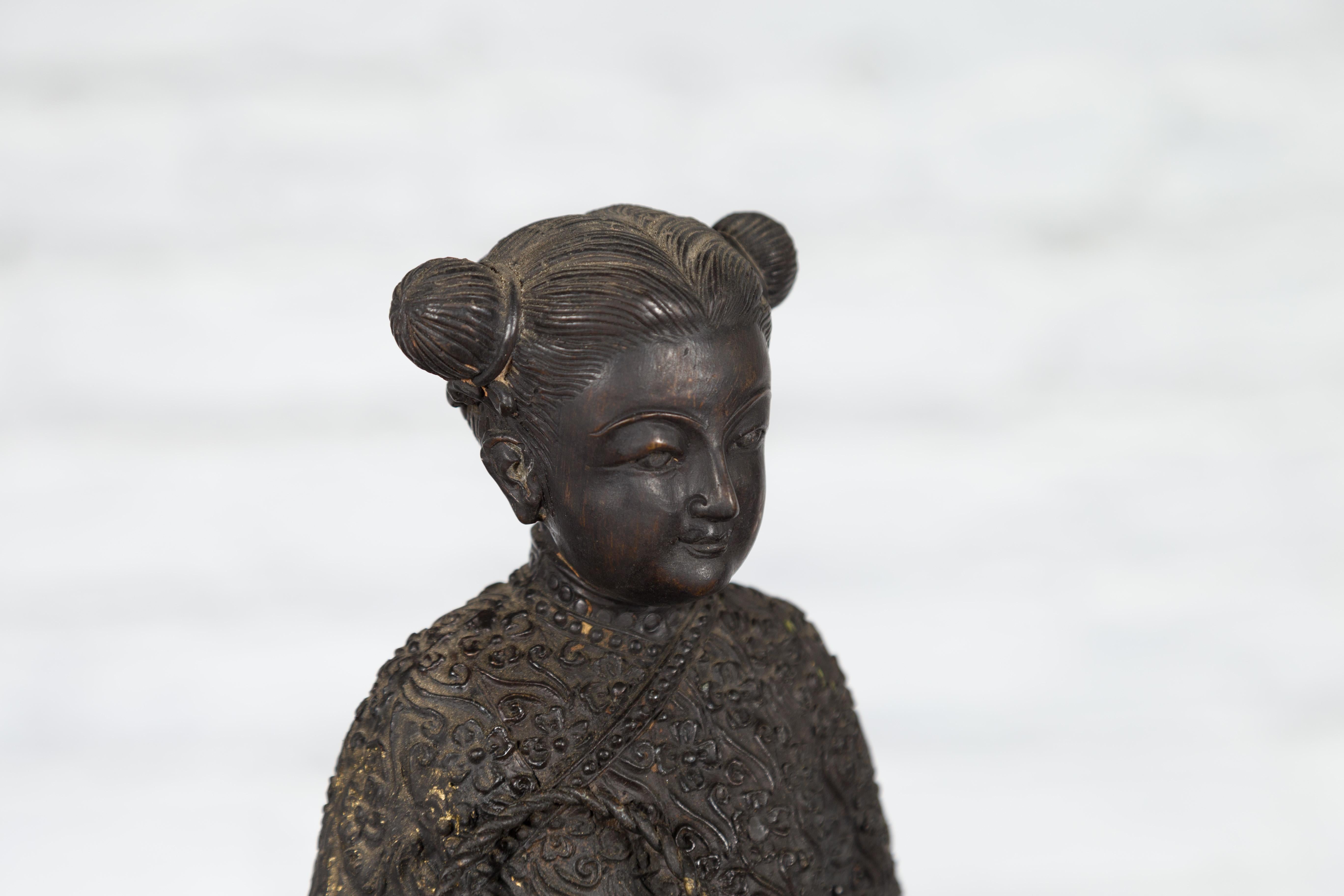 Verlorene Wachsguss-Bronzestatue einer jungen japanischen Jungfrau aus Bronzeguss, die auf einem Fischsockel steht im Angebot 5