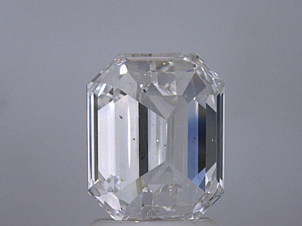 Emerald Cut LOT: 8121 GIA Certified 2.51 Emerald DSi2 Diamond For Sale