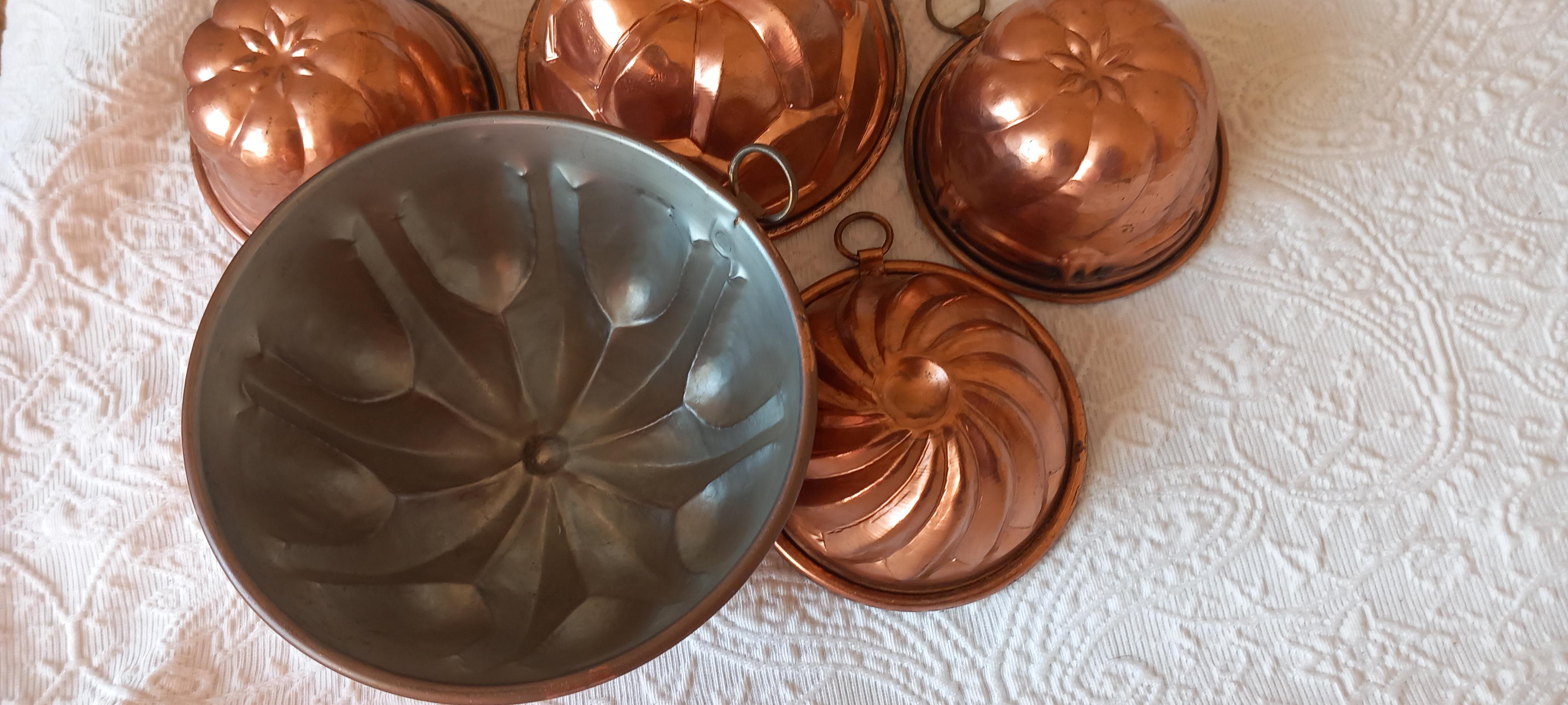 Country Copper Molds Antique Wall Decoración  for Kitchen, Lot of 5 For Sale