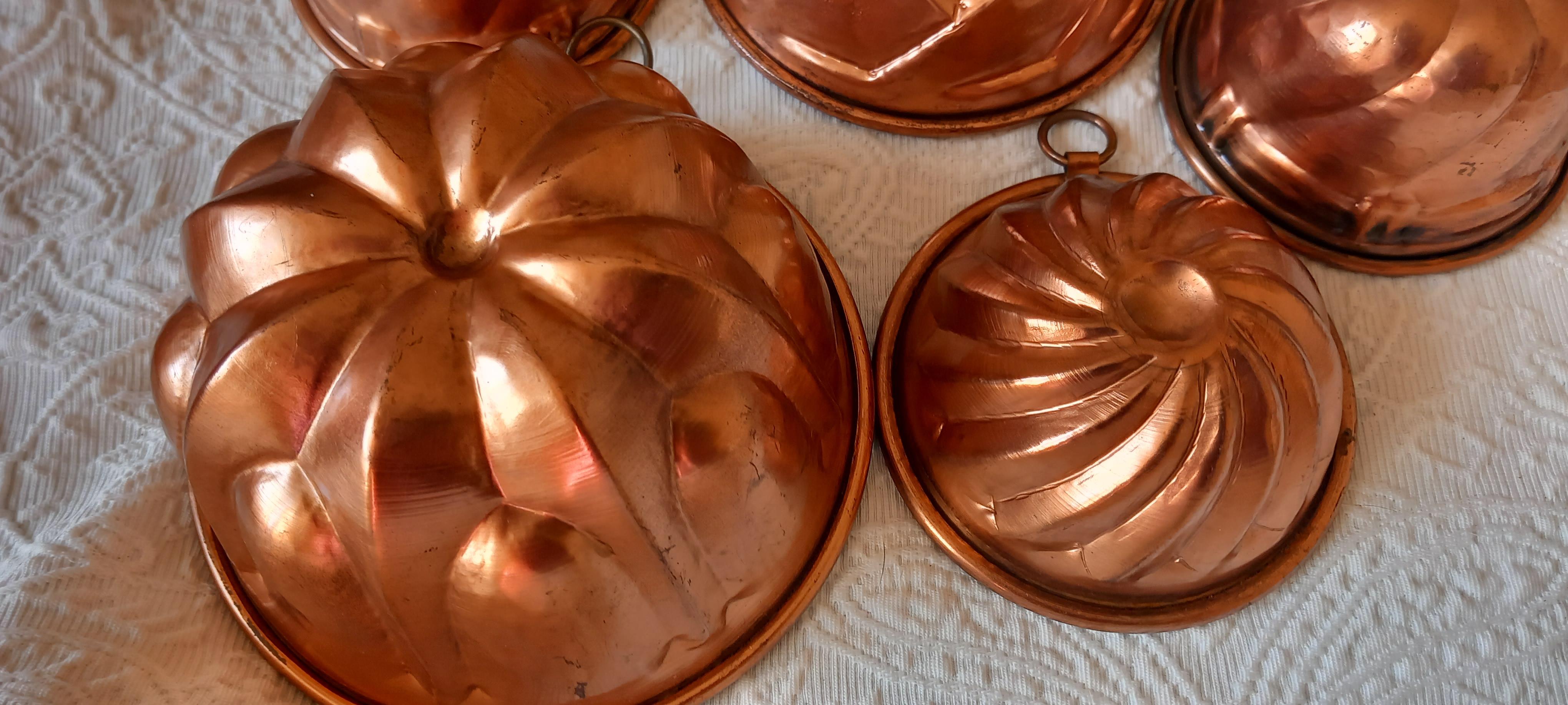 Copper Molds Antique Wall Decoración  for Kitchen, Lot of 5 In Good Condition For Sale In Mombuey, Zamora