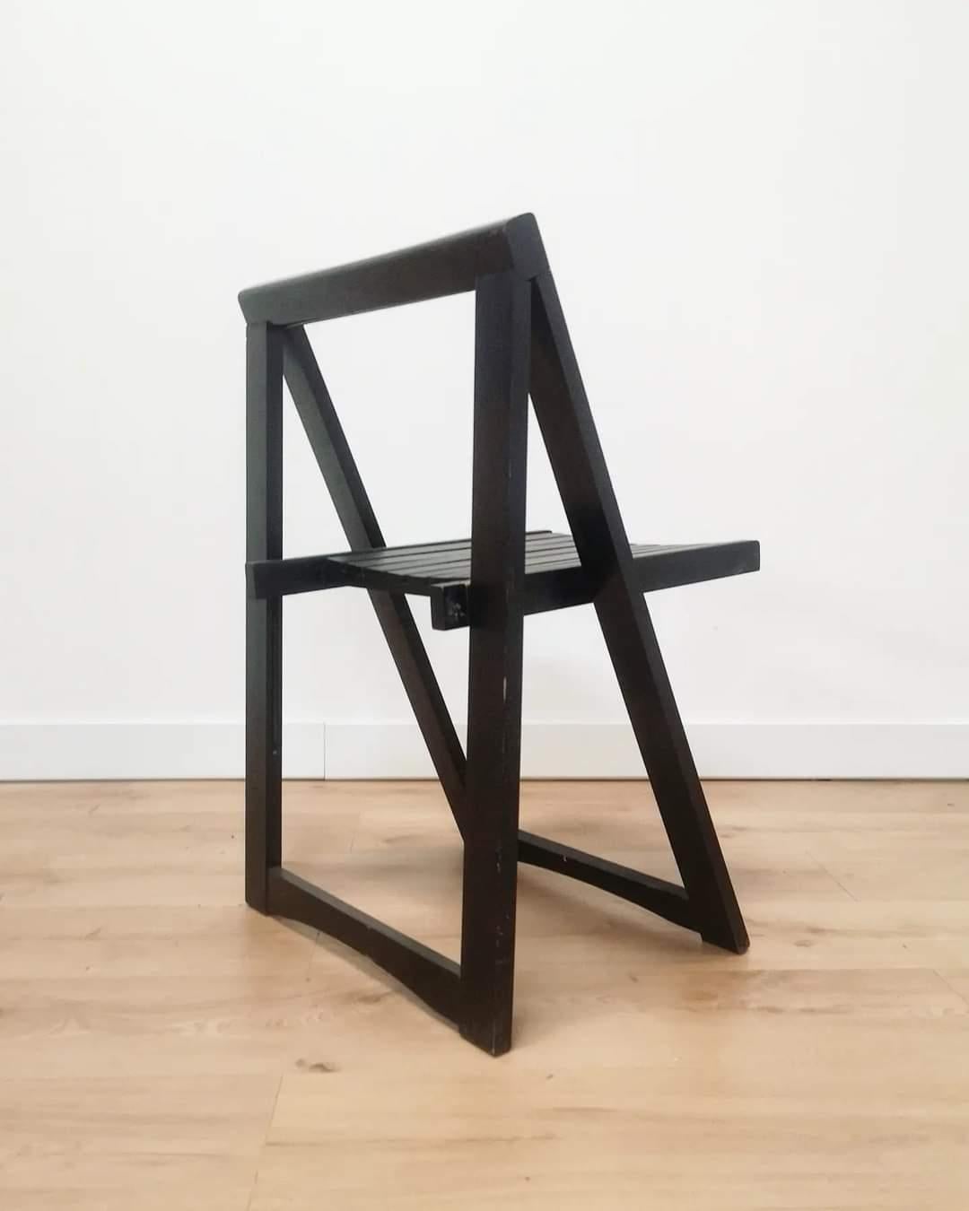 Italian Lot de 3 chaises pliantes noires, modèle Triste, par Aldo Jacober For Sale