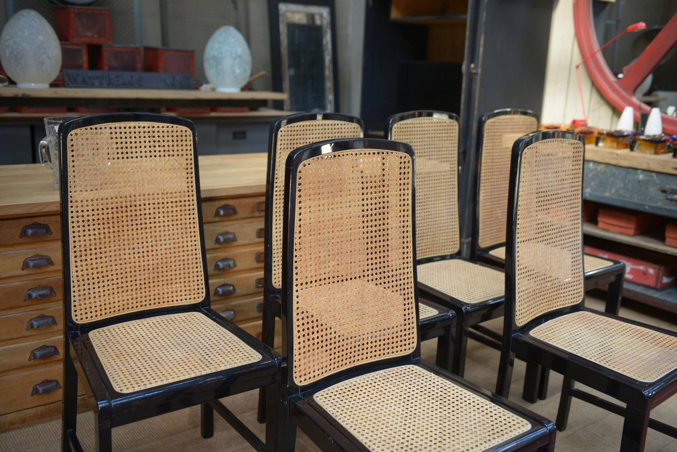Lot de 6 chaises cannées Vintage en bois laqué noir d'origine 1970 For Sale 4