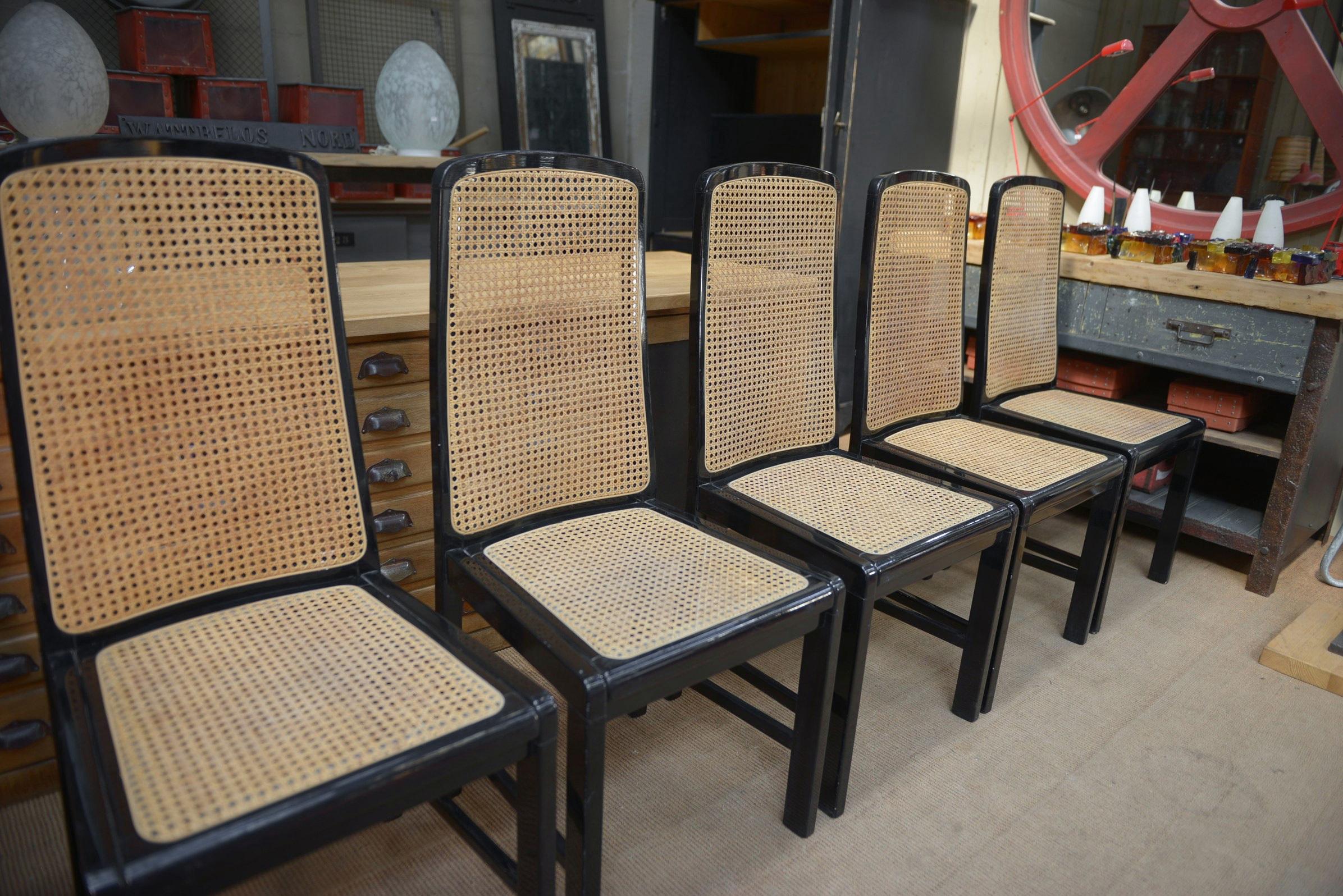 Wood Lot de 6 chaises cannées Vintage en bois laqué noir d'origine 1970 For Sale
