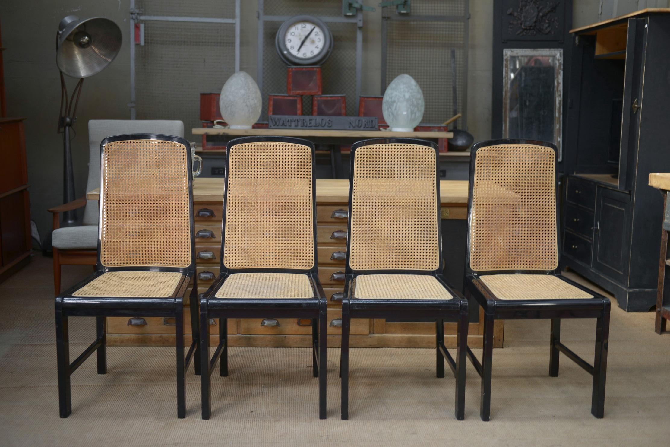 Lot de 6 chaises cannées Vintage en bois laqué noir d'origine 1970 For Sale 1