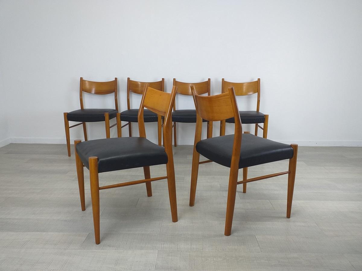 Post-Modern Lot de 6 chaises vintage bois simili cuir For Sale