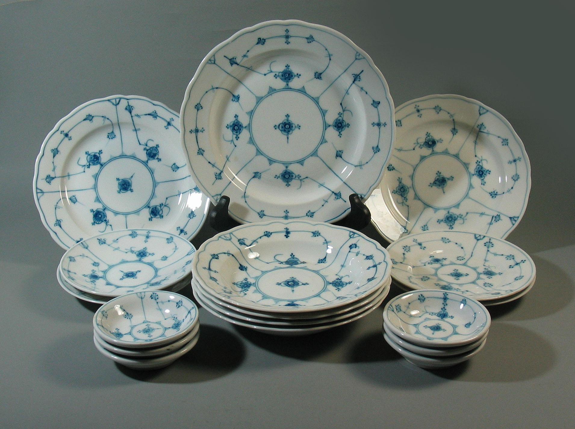 International Style Lot of 17 Porsgrund Hand Painted Porcelain Plates in “Bogstad Straw” Pattern