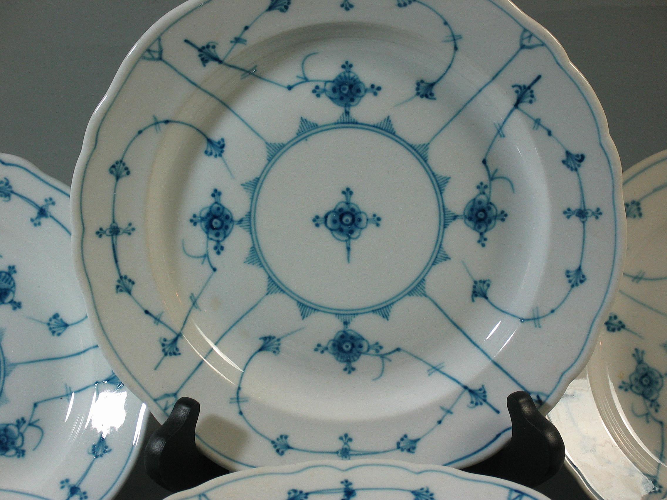 Hand-Painted Lot of 17 Porsgrund Hand Painted Porcelain Plates in “Bogstad Straw” Pattern