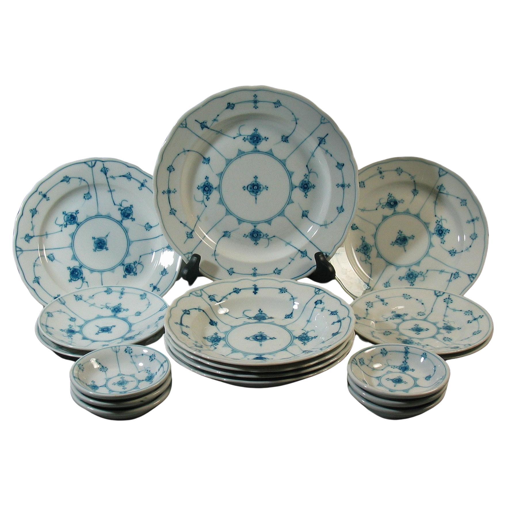 Lot of 17 Porsgrund Hand Painted Porcelain Plates in “Bogstad Straw” Pattern
