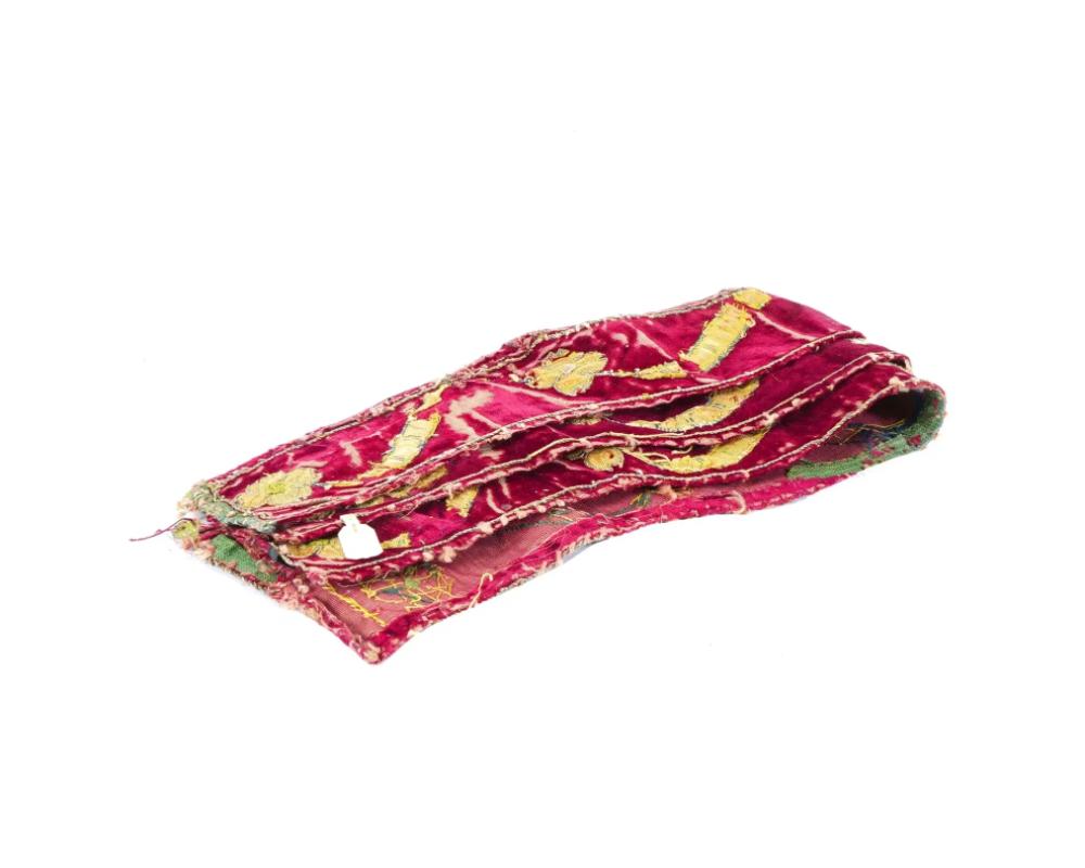 Lot Of 17Th Century Hand Embroidered Velvet Textile In Good Condition For Sale In New York, NY