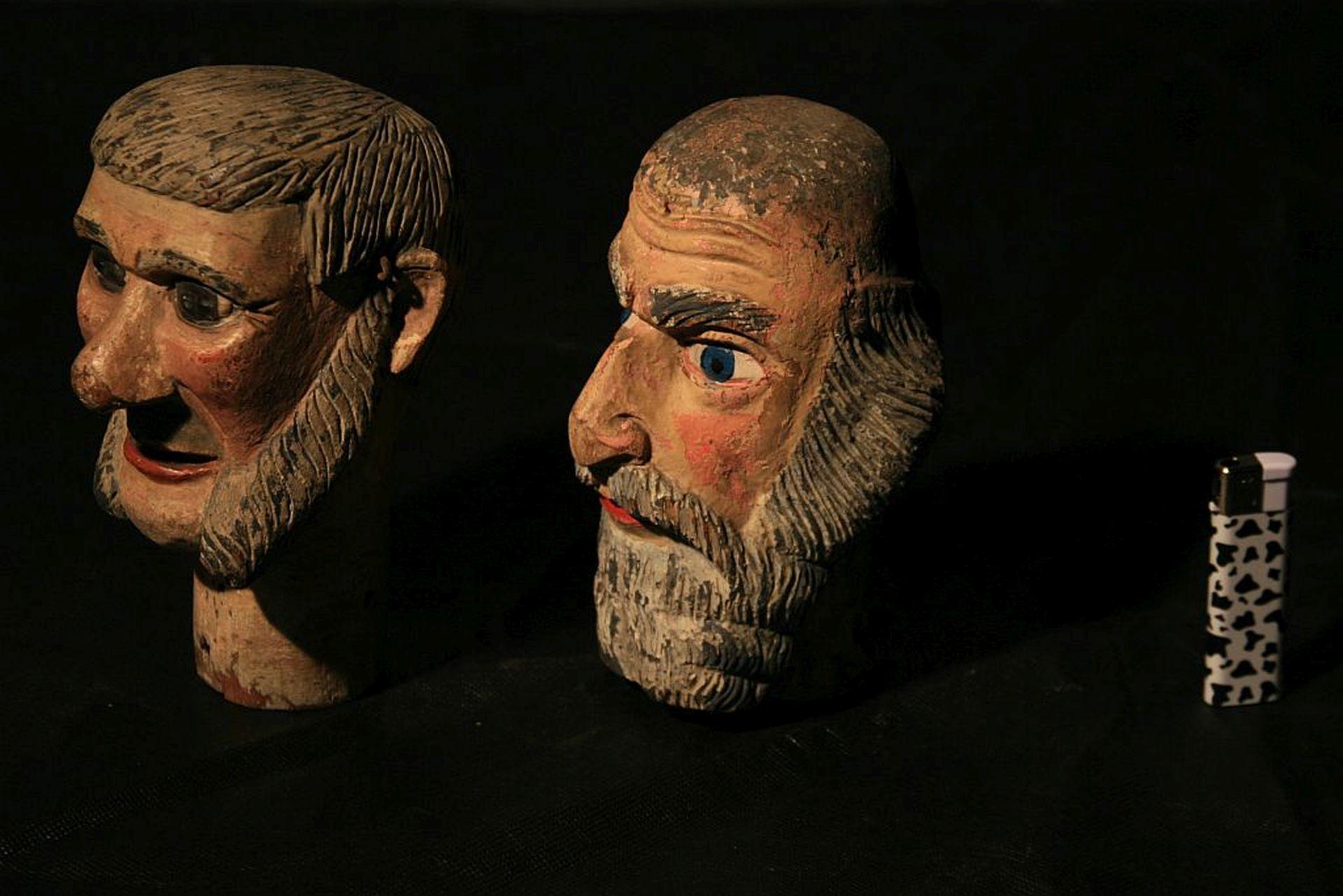 Lot of 20 19th Century Marionette Wooden Heads In Good Condition For Sale In Warsaw, PL