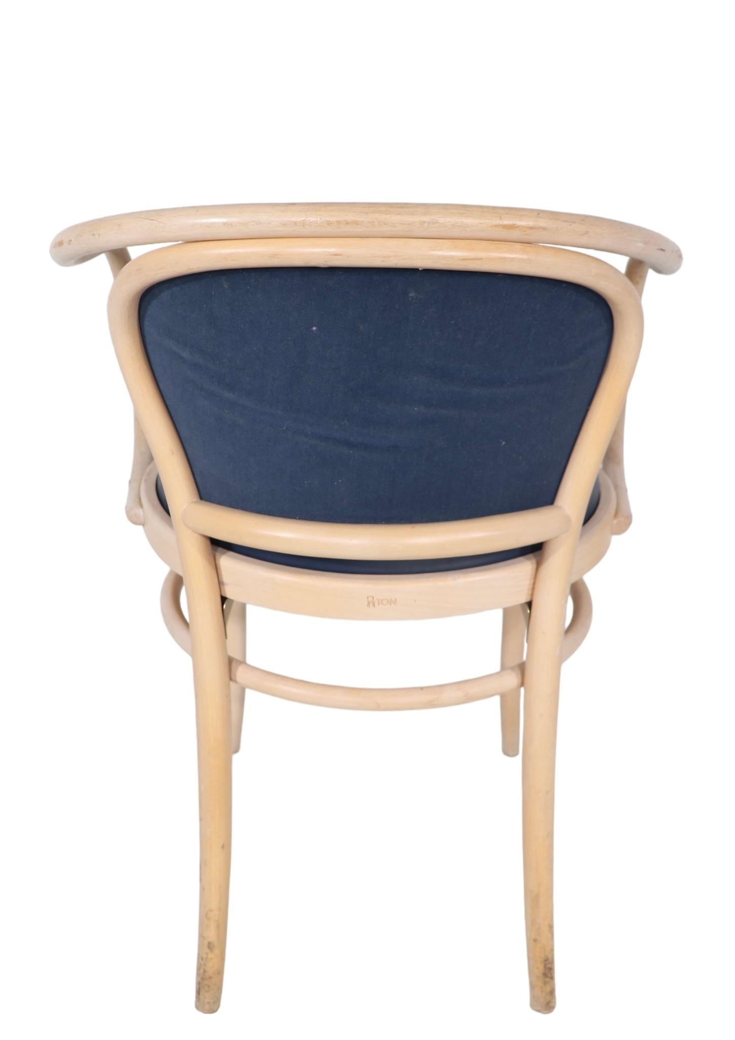 Lot de 21 Thonet  TON modèle 30 de fauteuils en bois courbé de l'hôtel Adelphi Saratoga en vente 2