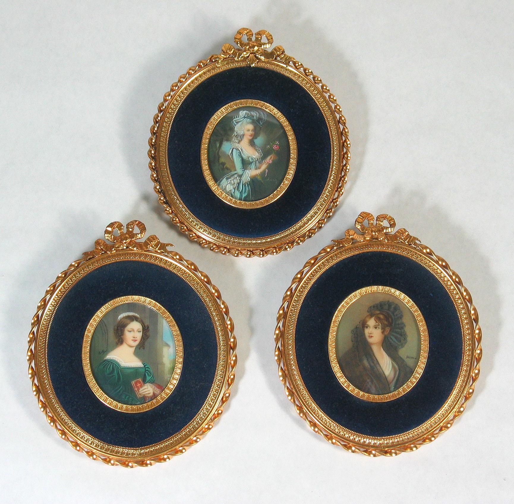 Lot de 3 miniatures de portraits peints à la main Continental, 1ère moitié du 20ème siècle en vente 4