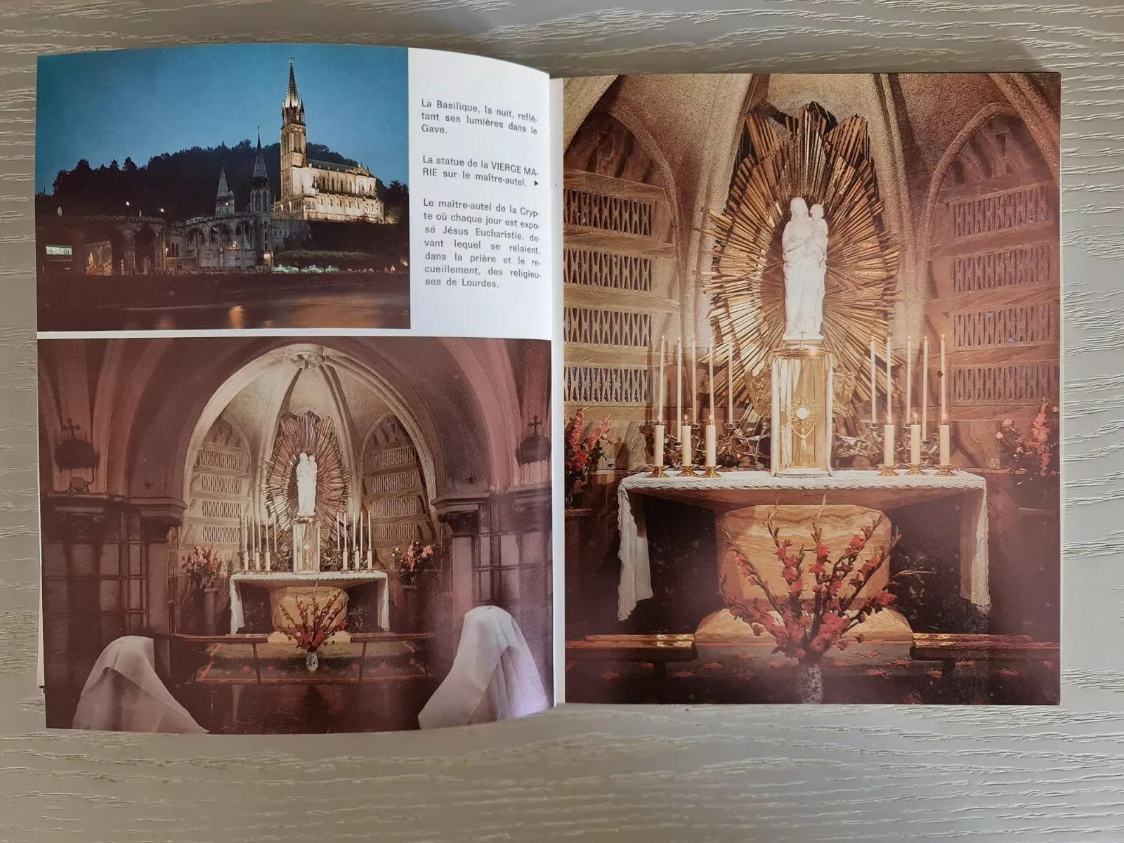 Lot von 3 religiösen und kulturellen Werken: „Sienne et ses Terres“ „Lourdes“ – 3Y05 (Französisch) im Angebot