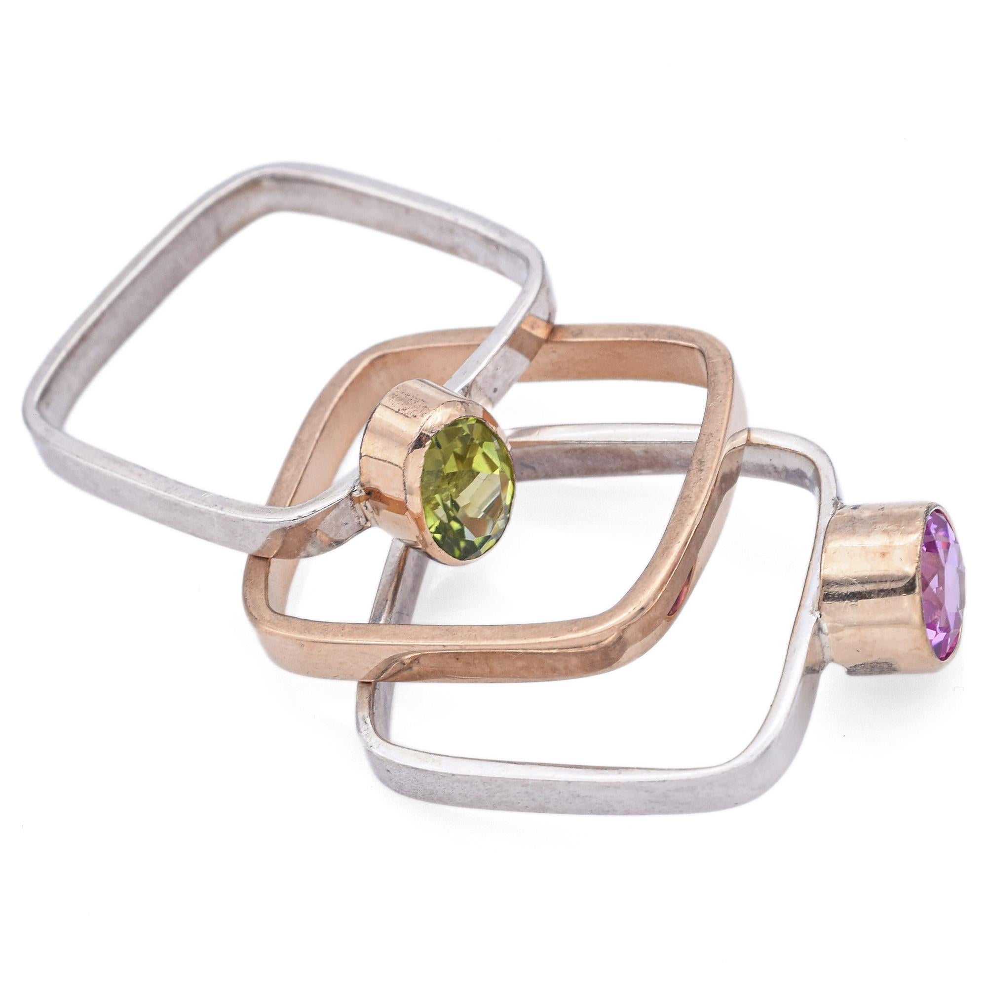 Lotto di 3 anelli quadrati in argento e oro 14K con peridoto e zaffiro rosa, misura 5,75 In condizioni buone in vendita a New York, NY