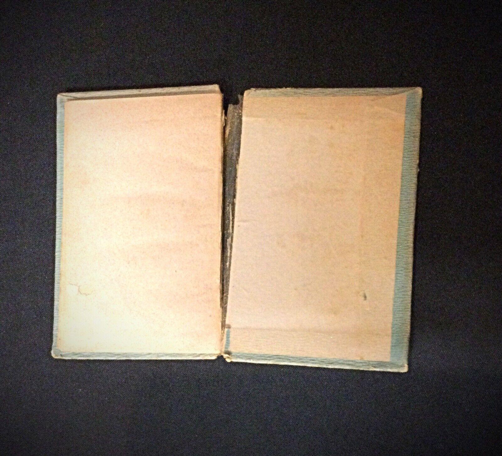 Papier Lot de 3 livres vintage : « La Joie de Vivre,  