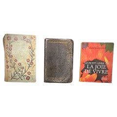 Lote de 3 Libros de Época: "La Joie de Vivre,  "La Journée du Chrétien", - 2Y39